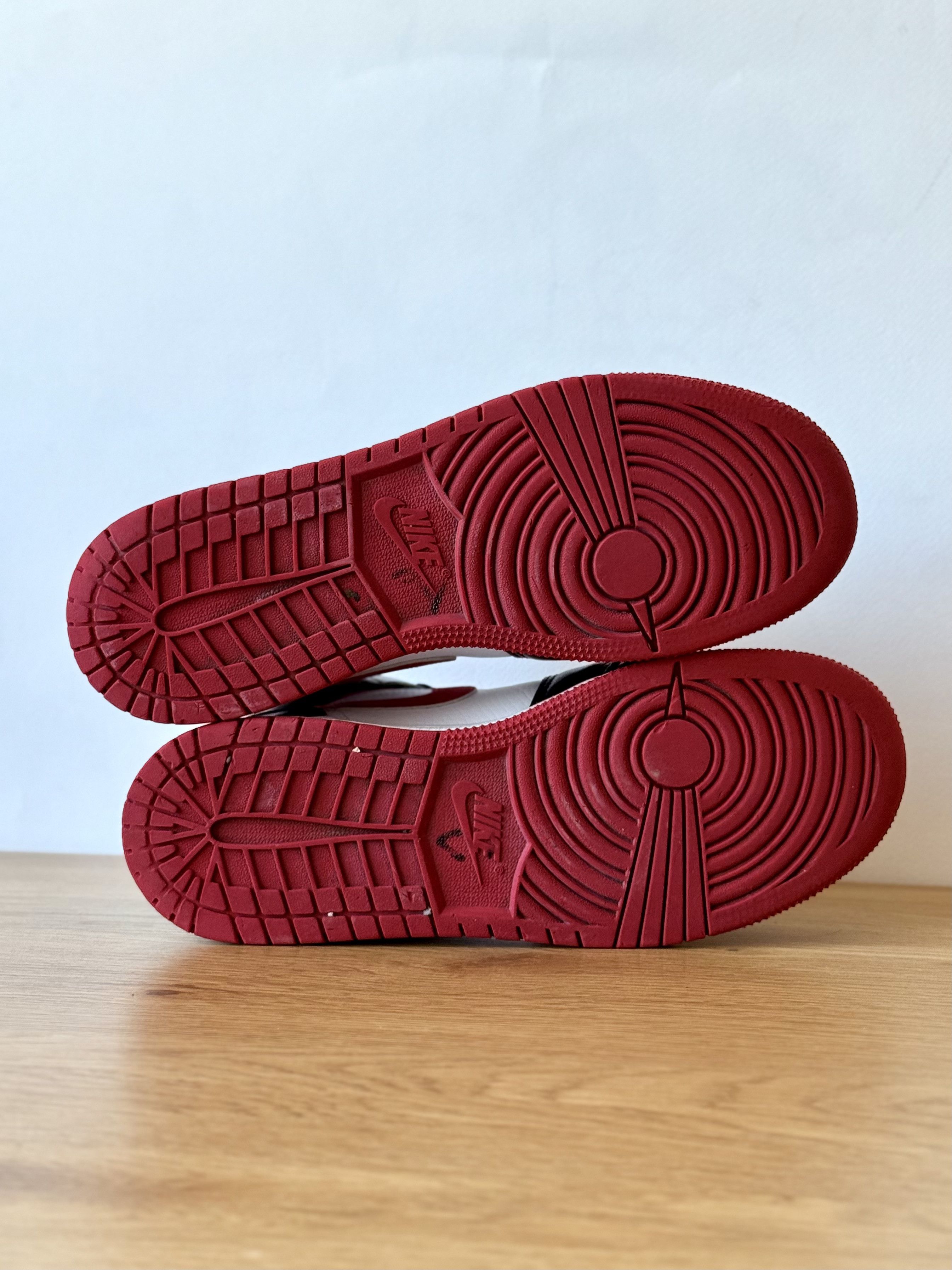 Jordan Brand Air Jordan 1 Mid GS Gym Red Black US7.5 Size US 7.5 / IT 37.5 - 5 Thumbnail