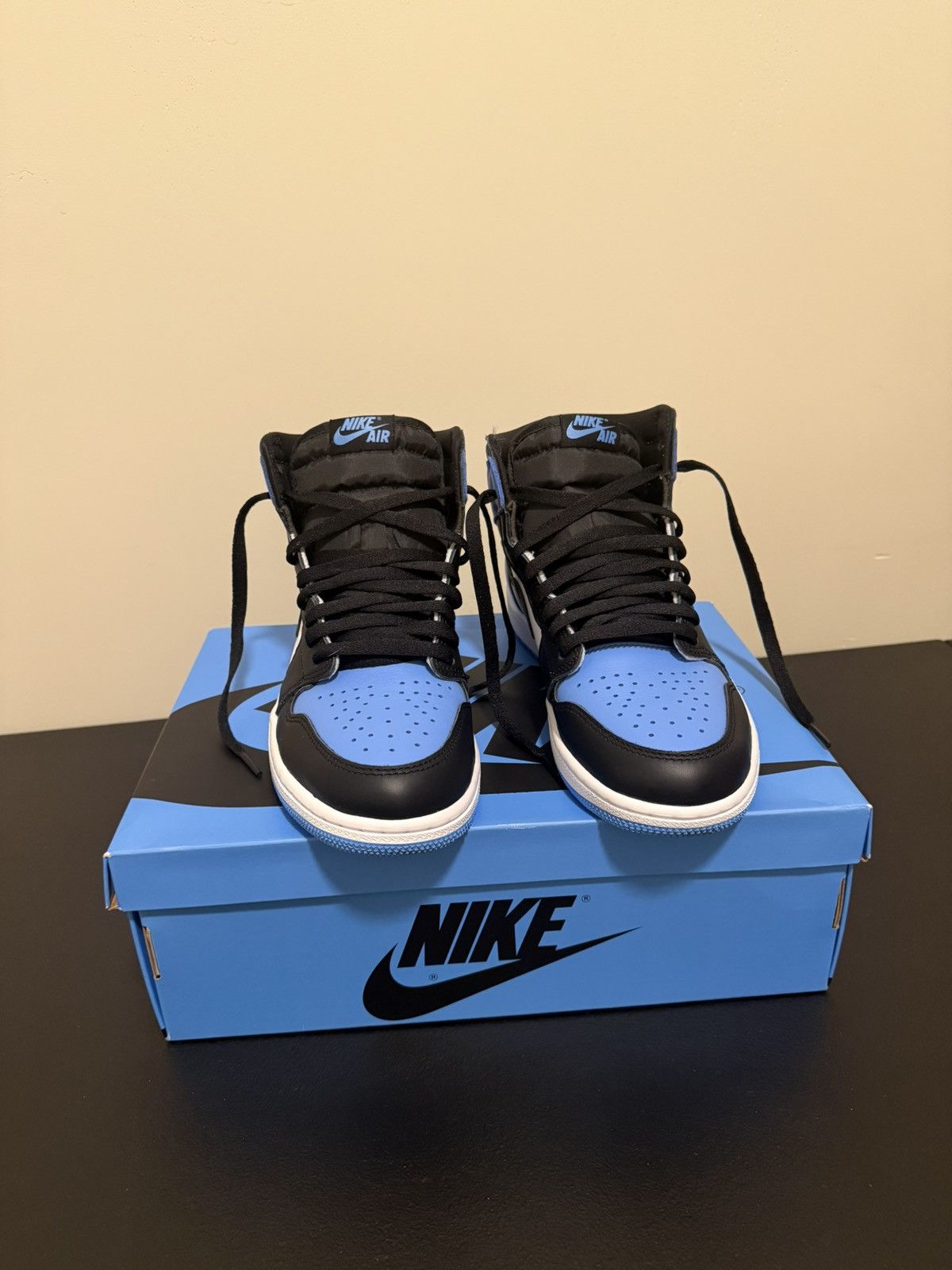 Nike Air Jordan 1 High OG University Blue Size US 8.5 / EU 41-42 - 5 Thumbnail
