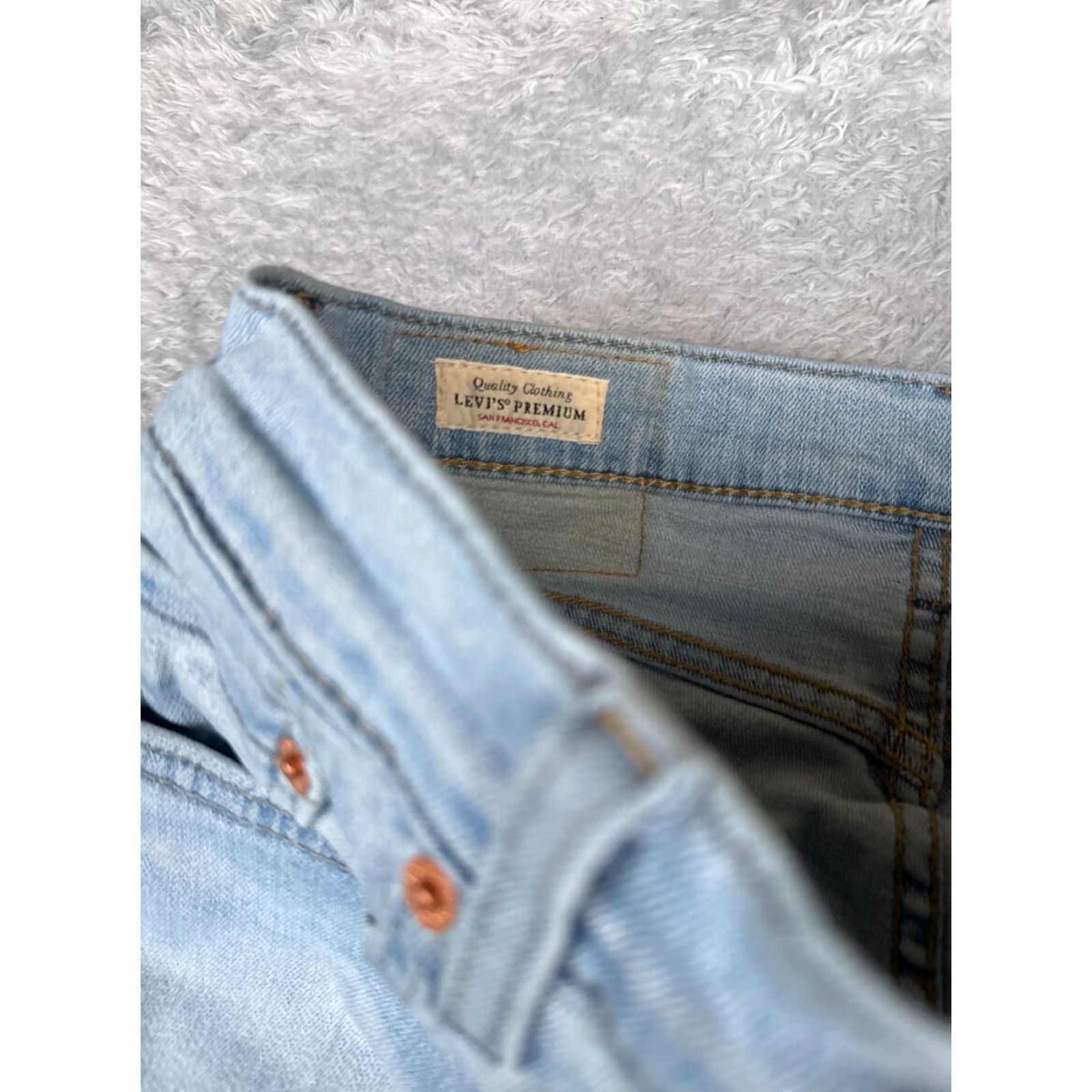 Levi's VINTAGE Levi's 512 Jeans Men 29x28 Blue Denim Light Wash 27x28 Slim/Stretch 5-Pocket Distressed Cotton Blend Cotton Brand: Levi's 500 Series Retro Size US 29 - 6 Thumbnail