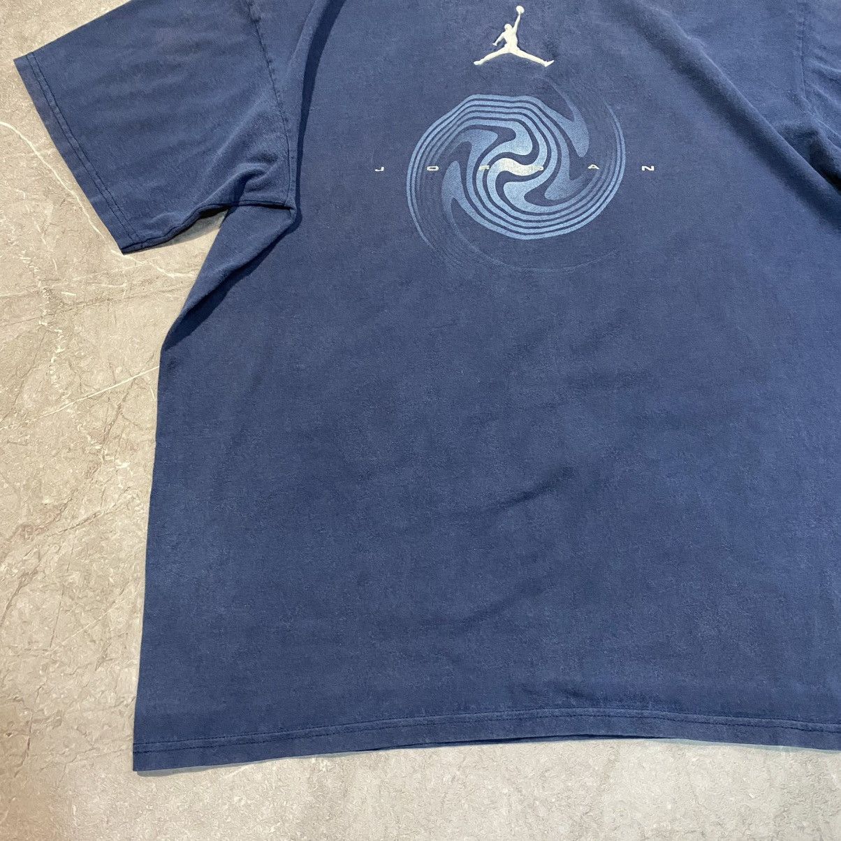 Jordan Brand × Nike × Vintage RARE ! VINTAGE JORDAN TEE BIG LOGO USA CENTER LOGO 90s Size US XL / EU 56 / 4 - 11 Thumbnail
