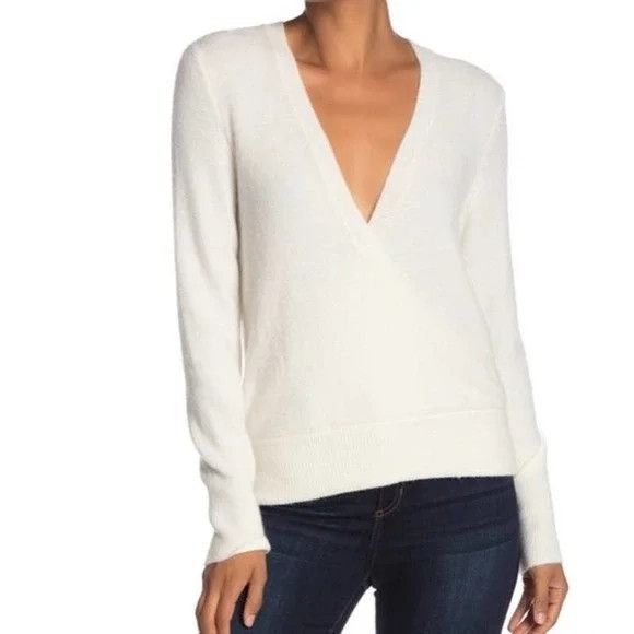 Madewell Madewell S White Plunging V Neckline Sweater Soft Cozy Layer Size S / US 4 / IT 40 - 1 Thumbnail