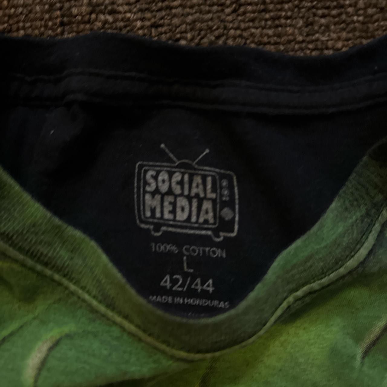 Liquid Blue Social Media Vintage Y2k Cyber Skull T-Shirt Size US L / EU 52-54 / 3 - 2 Thumbnail
