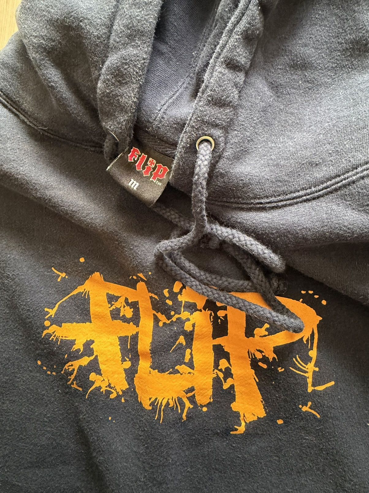 Flip Skateboards Vintage Y2K Flip Skateboarding Big Centre Logo Hoodie Sz M Size US M / EU 48-50 / 2 - 2 Thumbnail