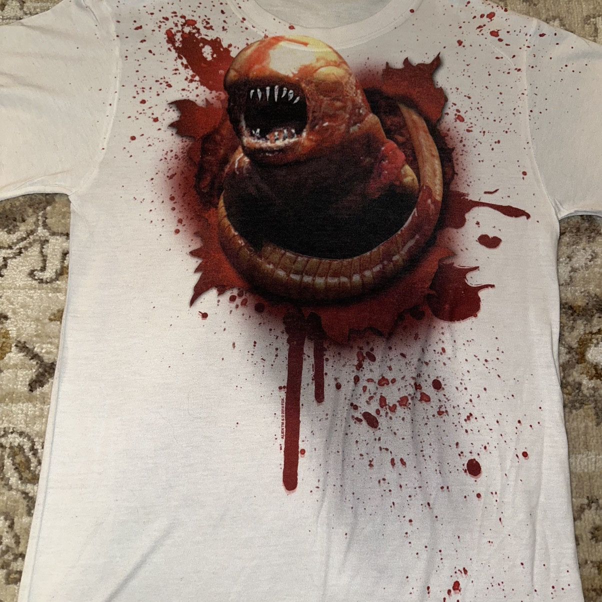 Vintage Rare ALIEN Chestburster Xenomorph Birth Sublimation T-shirt Size US S / EU 44-46 / 1 - 2 Thumbnail