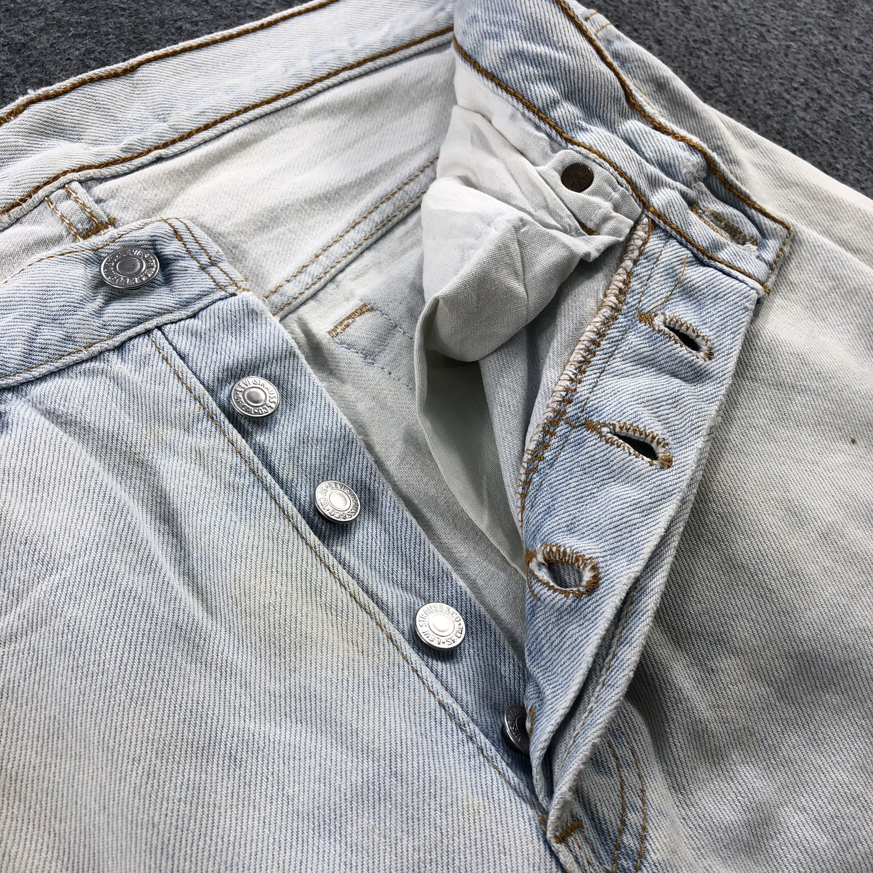 Levi's × Vintage Vintage 90s Light Wash Levis 501 Jeans-JM821 Size US 31 - 8 Thumbnail