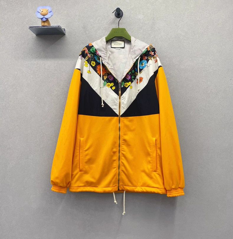 Gucci Gucci Floral geometric white stripe yellow coat 2502-Nextar Size US S / EU 44-46 / 1 - 1 Thumbnail