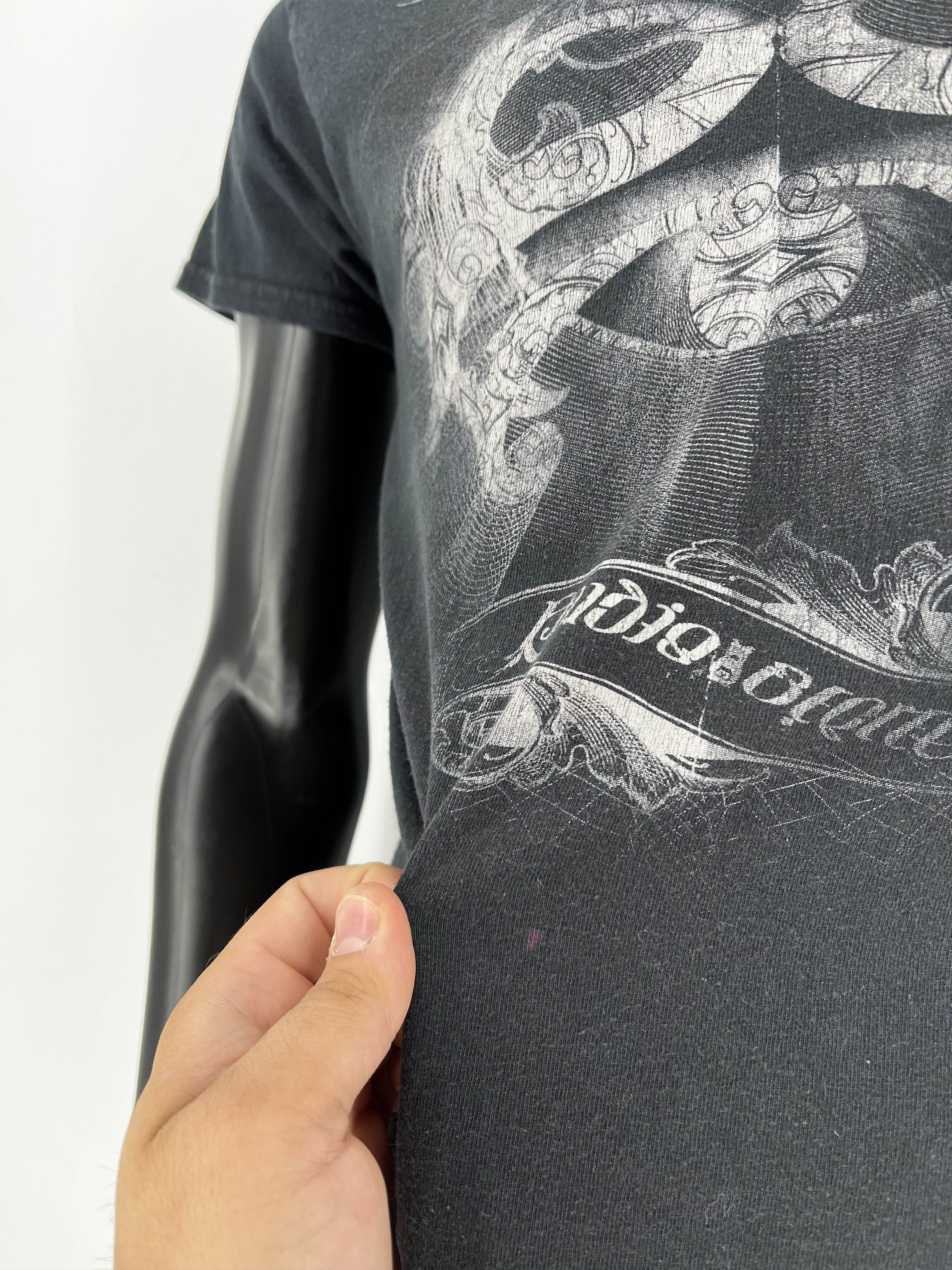Band Tees Vintage Y2K Stone Sour Band Tee Big Logo Streetwear Size S Size US S / EU 44-46 / 1 - 9 Thumbnail