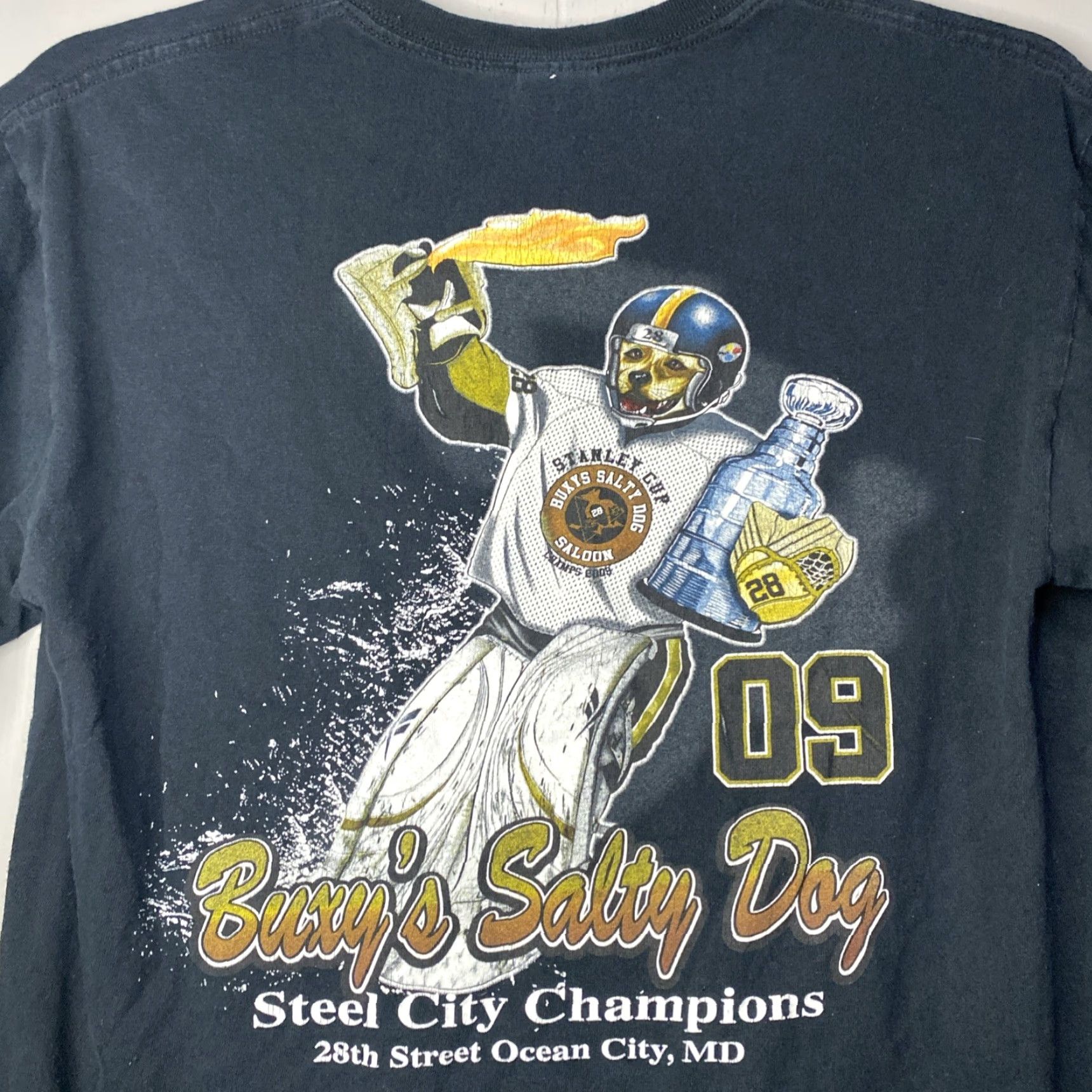 Gildan VINTAGE Pittsburgh Steelers T Shirt Salty Dog Saloon Ocean City MD Mens Medium M Black Short Sleeve Beach City Dog Sports Size US M / EU 48-50 / 2 - 2 Thumbnail