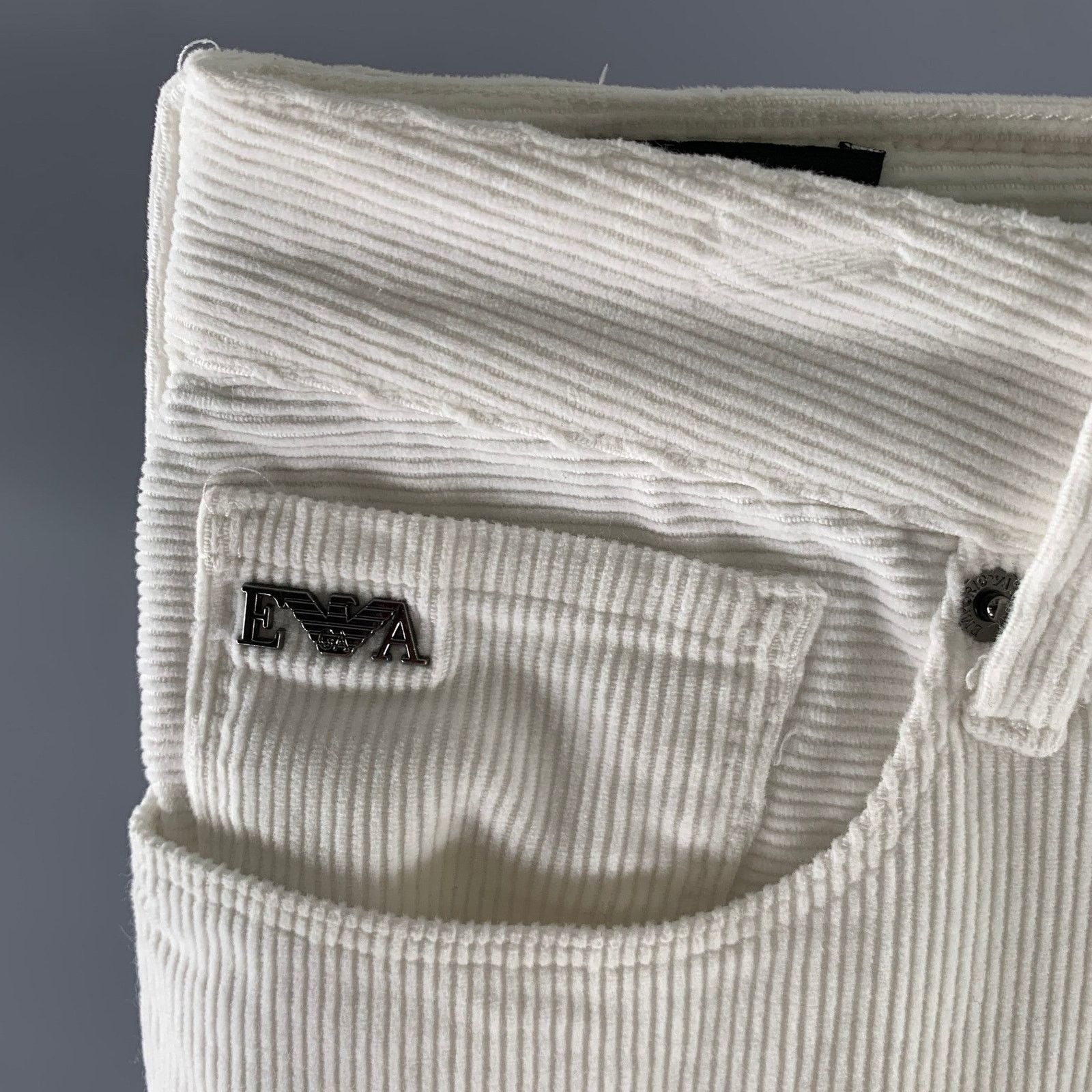Emporio Armani EMPORIO ARMANI Size 30 White Corduroy Casual Pants Size US 30 / EU 46 - 4 Thumbnail