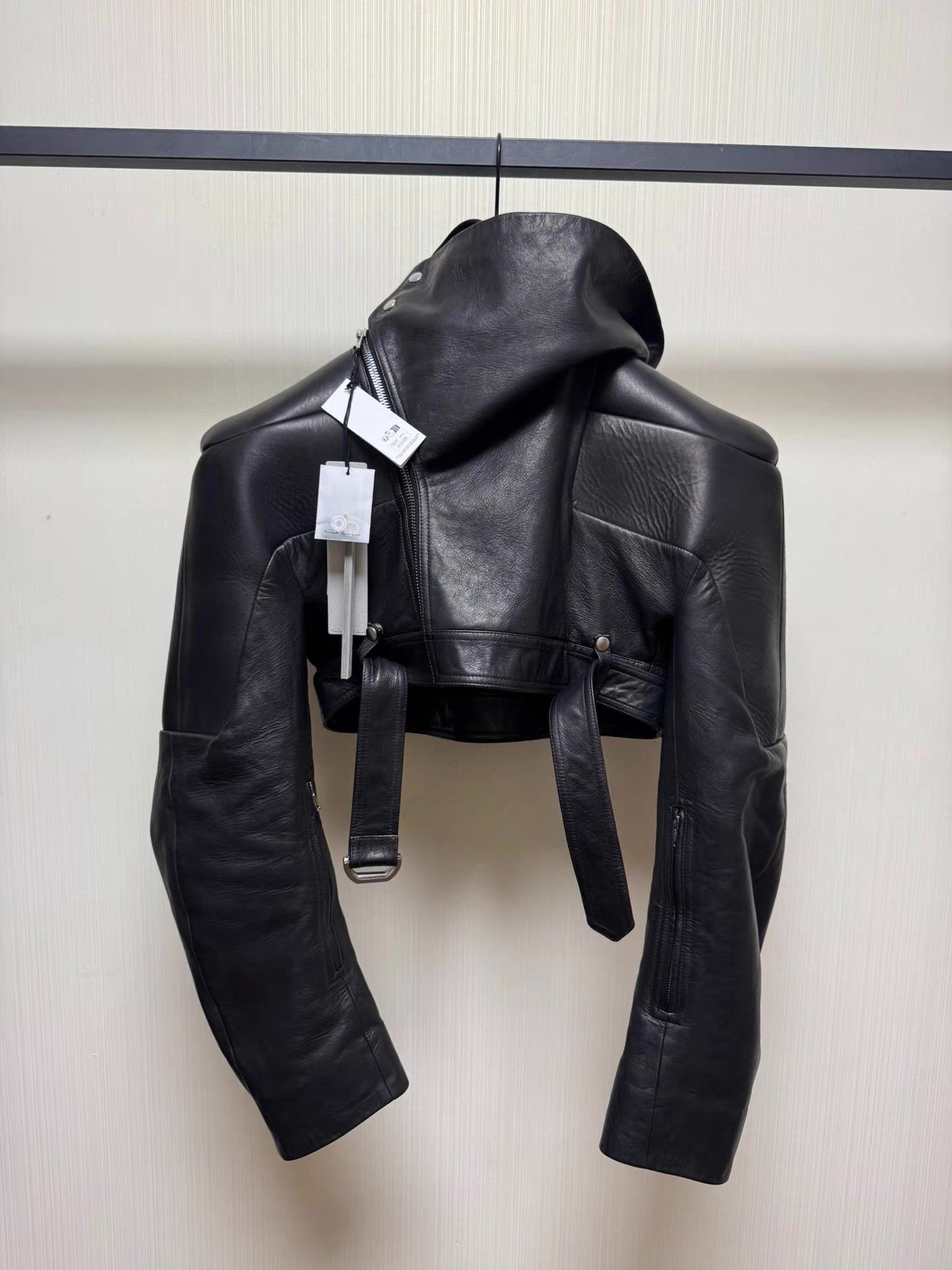 Rick Owens RickOwensSS25cropped padded shoulder moto leather jacket Q8 Size US M / EU 48-50 / 2 - 1 Thumbnail