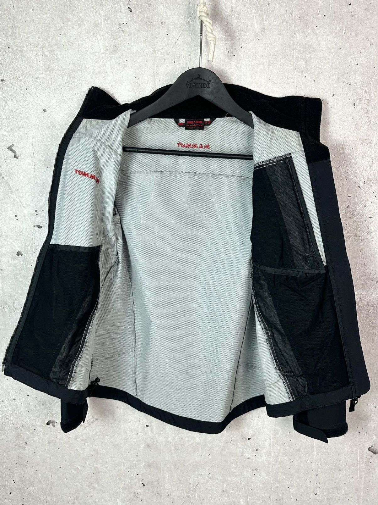 Mammut Mammut Black Zip Pocket Logo Women’s Soft Shell Jacket Size M / US 6-8 / IT 42-44 - 12 Thumbnail