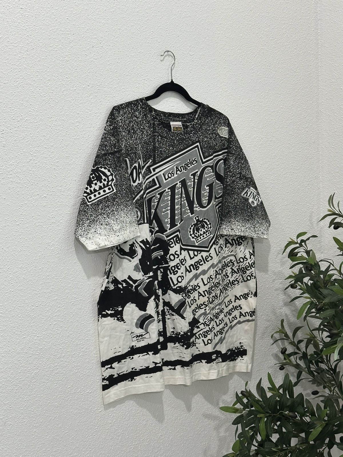 NHL Deadstock Vintage 90s LA Kings AOP Magic Johnson T’s AMW XXL Size US XXL / EU 58 / 5 - 3 Thumbnail