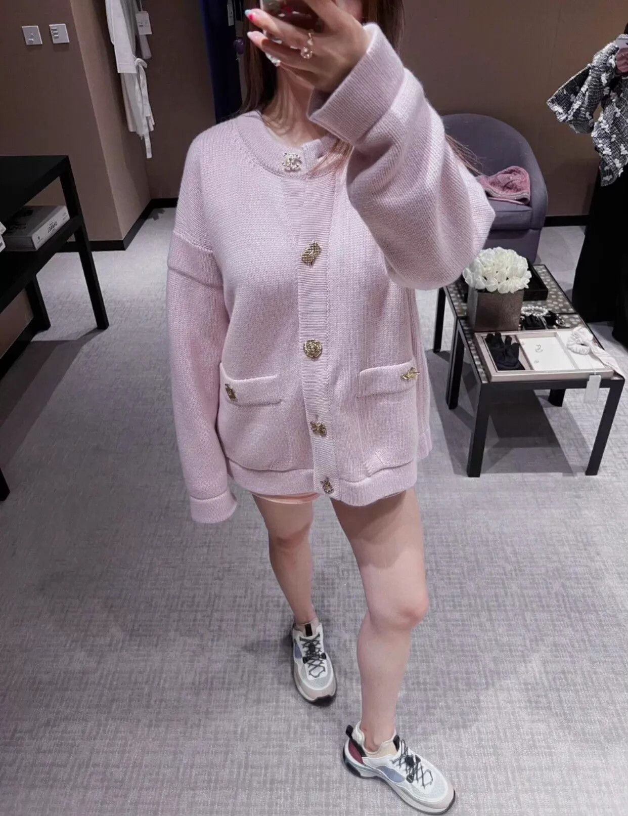 Chanel Chanel Gold Camellia CC Pink Cashmere Cardigan Women's Size XS / US 0-2 / IT 36-38 - 2 Thumbnail