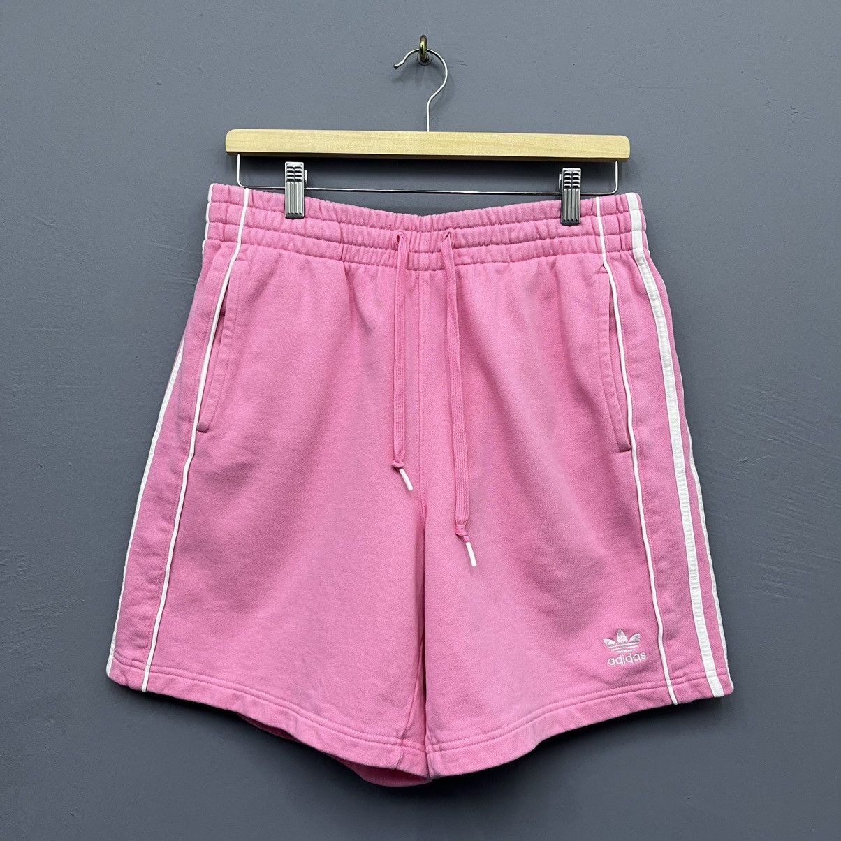 Adidas Adidas Rekive Shorts Size US 30 / EU 46 - 1 Thumbnail