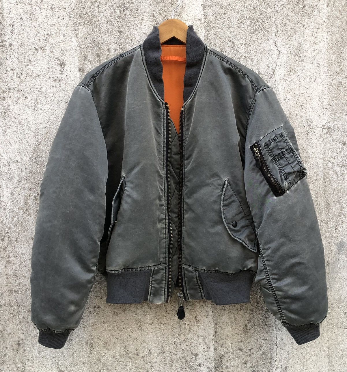 Vintage Vintage Sun Faded Flyers Men Intermediate Ma-1 Bomber Jacket Size US M / EU 48-50 / 2 - 1 Thumbnail