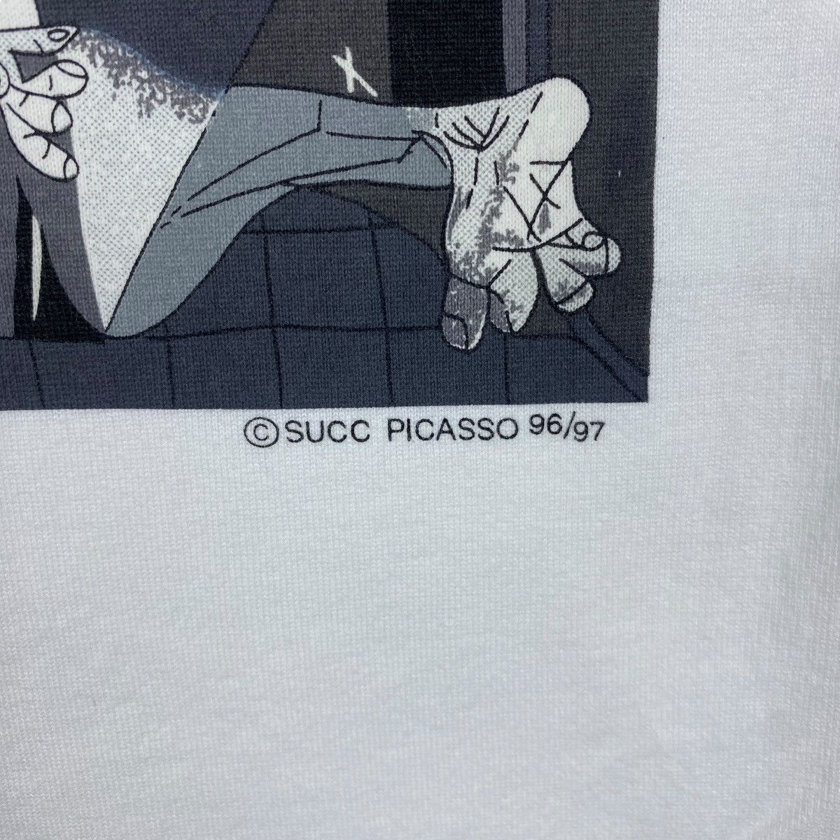Vintage Unworn Vintage 90's PABLO PICASSO Guernica Artwork Tee Shirt Size US XL / EU 56 / 4 - 3 Thumbnail
