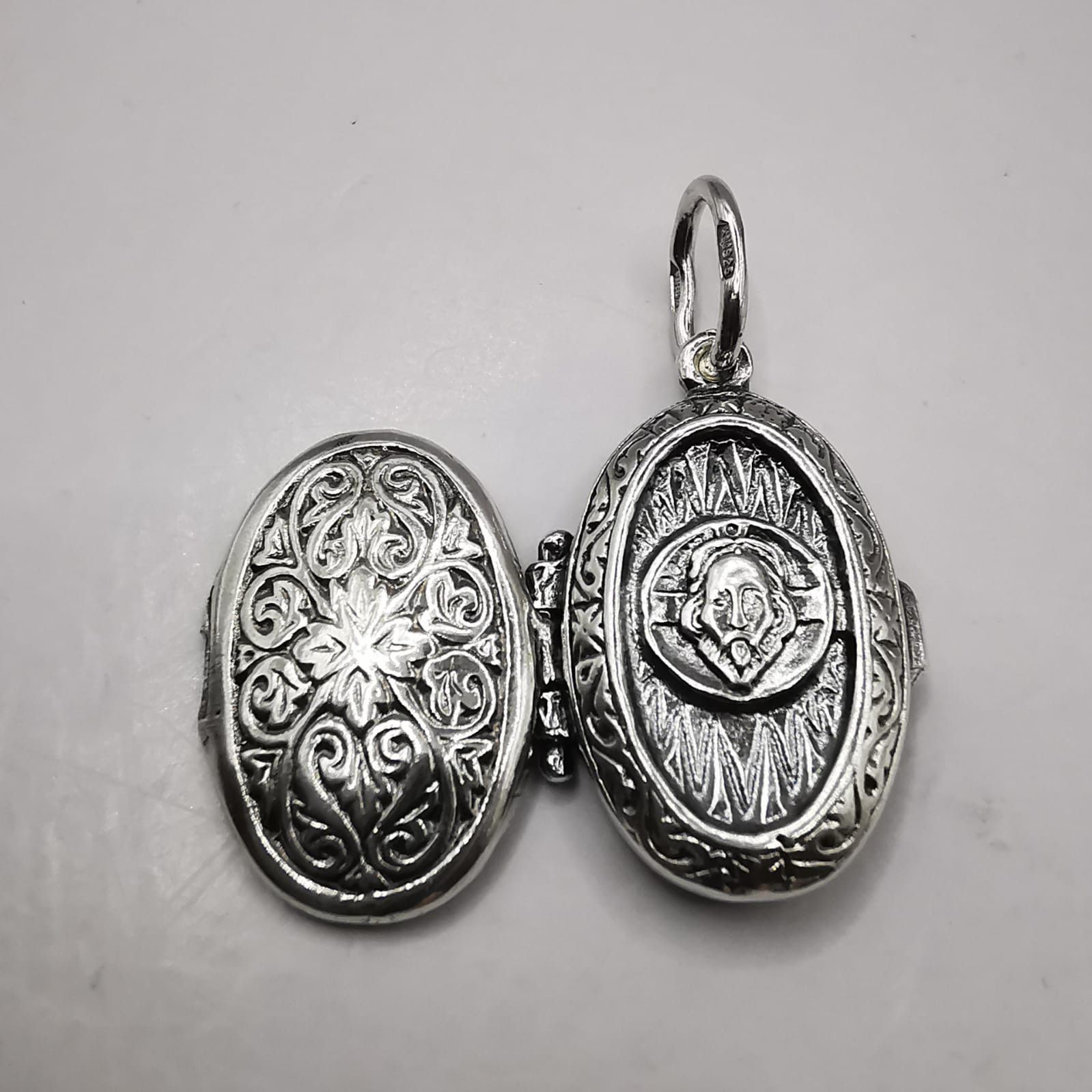 Sterling Silver Vintage Pendant "Reliquary Face of Jesus 925 silver 3,42g Size ONE SIZE - 1 Thumbnail