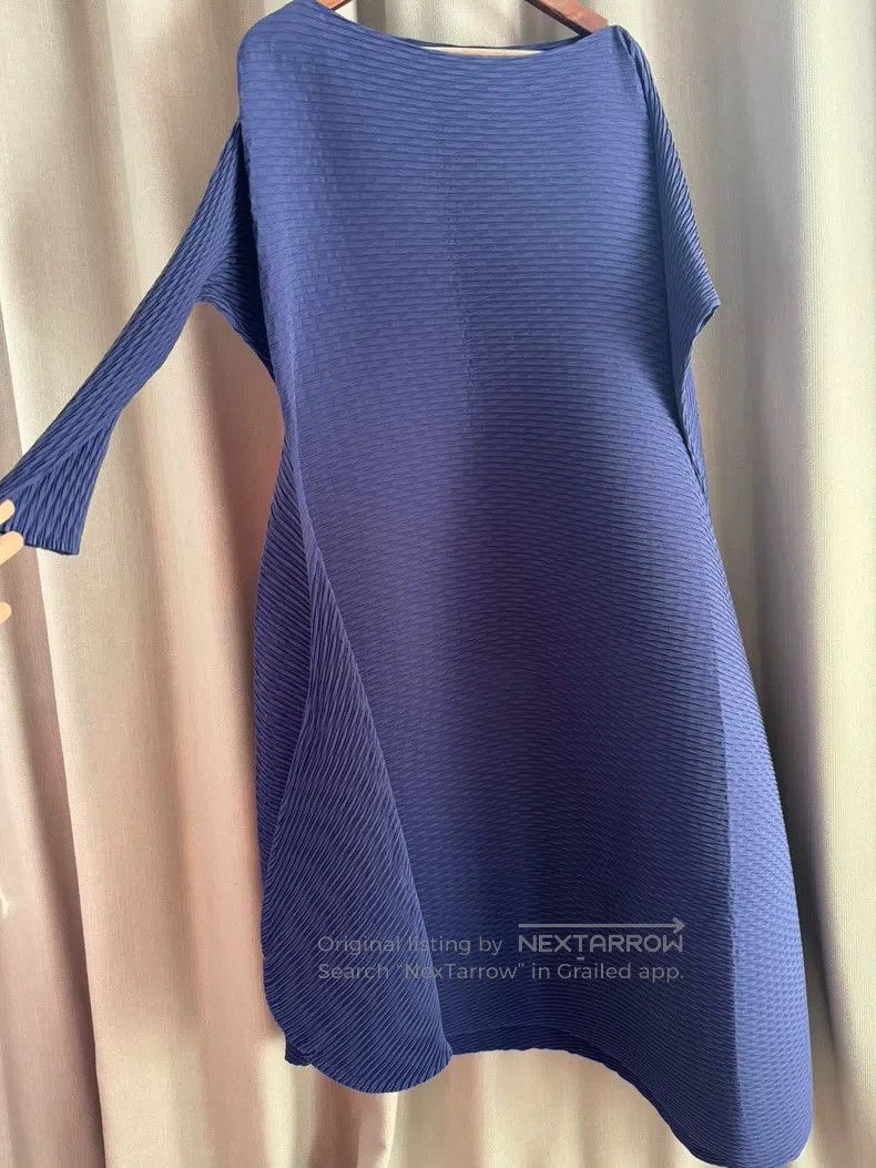 Issey Miyake Issey Miyake Navy Blue Small Fish-Scale Dress Size M / US 6-8 / IT 42-44 - 2 Thumbnail