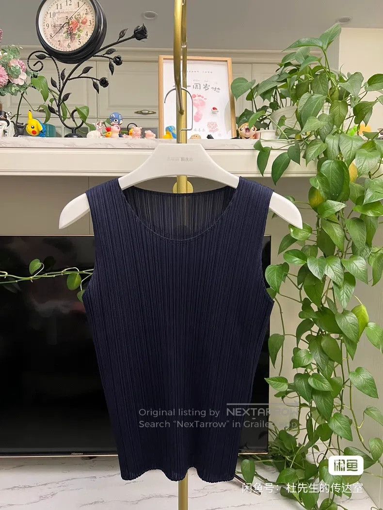 Issey Miyake Issey Miyake Sleeveless Tank Top Iridescent Navy Blue Size L / US 10 / IT 46 - 1 Thumbnail