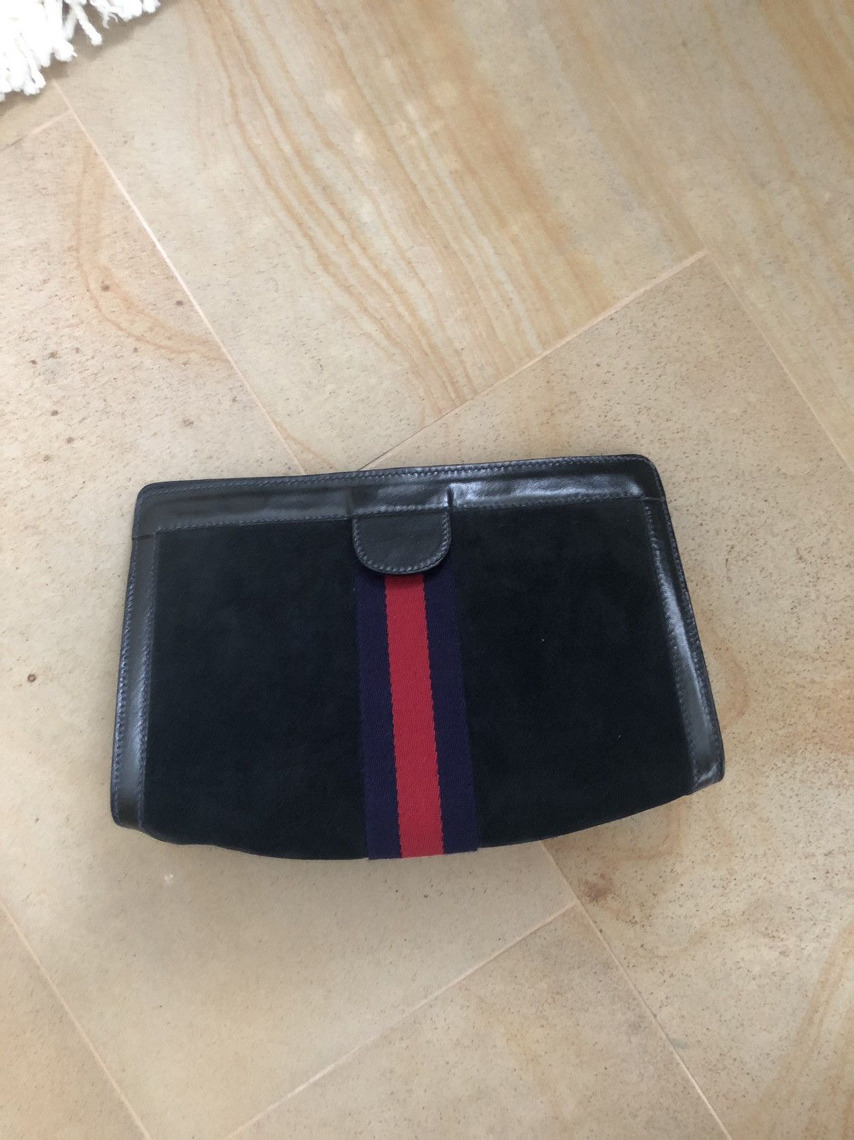 Designer × Gucci × Vintage VINTAGE GUCCI SUEDE CLUTCH Size ONE SIZE - 1 Thumbnail