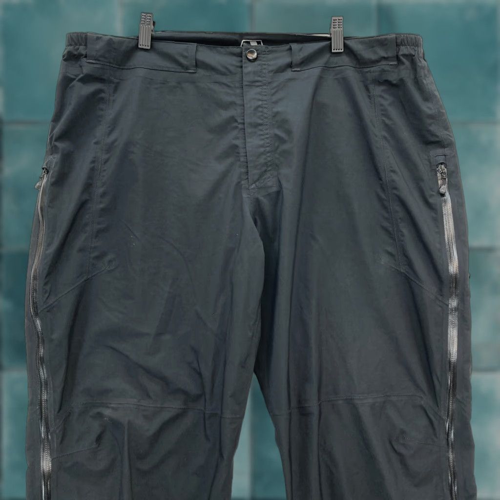 Eddie Bauer Eddie Bauer First Ascent Hiking Pants Mens XL Black Mountaineering Waterproof Size US 36 / EU 52 - 1 Thumbnail