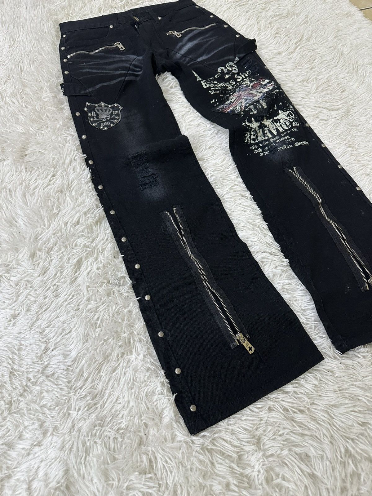 If Six Was Nine rare 2000s i6w9 BERNING SHO flare studded punk jeans Size US 30 / EU 46 - 4 Thumbnail