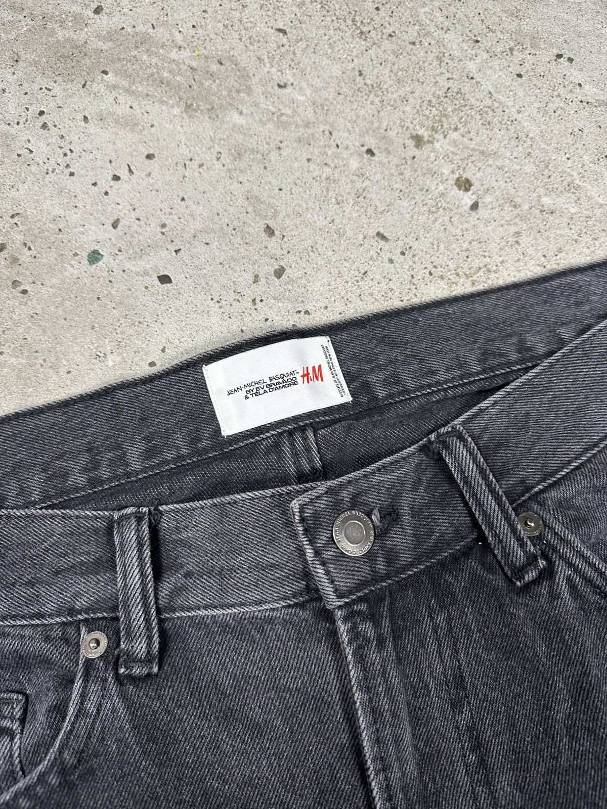 H&M × Jean-Michel Basquiat × Who Decides War H&M x Jean-Michel Basquiat Baggy Denim Pants Jeans Print Size US 36 / EU 52 - 8 Thumbnail