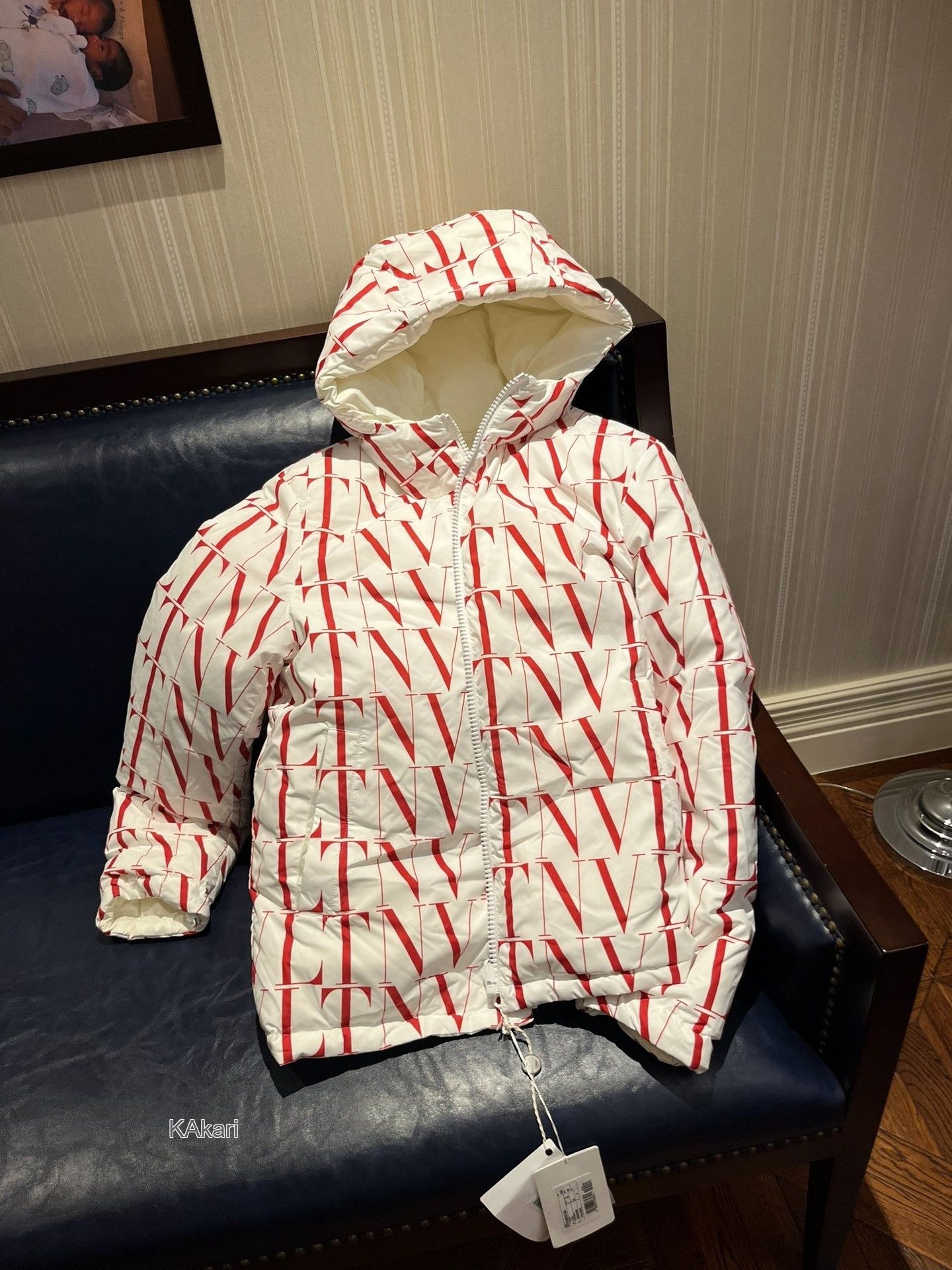 Valentino Valentino VLTN Times Print Down Jacket Size US M / EU 48-50 / 2 - 4 Thumbnail