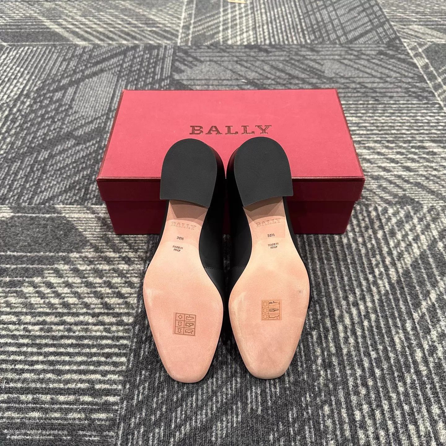 Bally Bally Logo Slip-On Loafers EU 36.5 Size US 6 / IT 36 - 6 Thumbnail