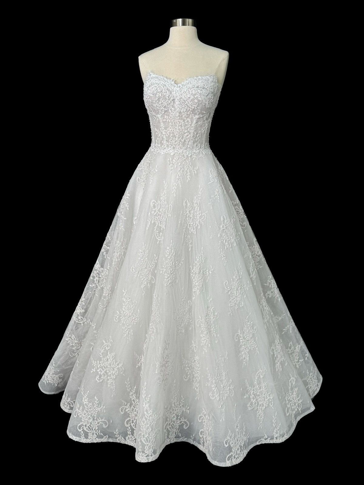 Other Preloved US 8-10 Anna Augusta French corded lace Bridal Gown Size L / US 10 / IT 46 - 1 Thumbnail