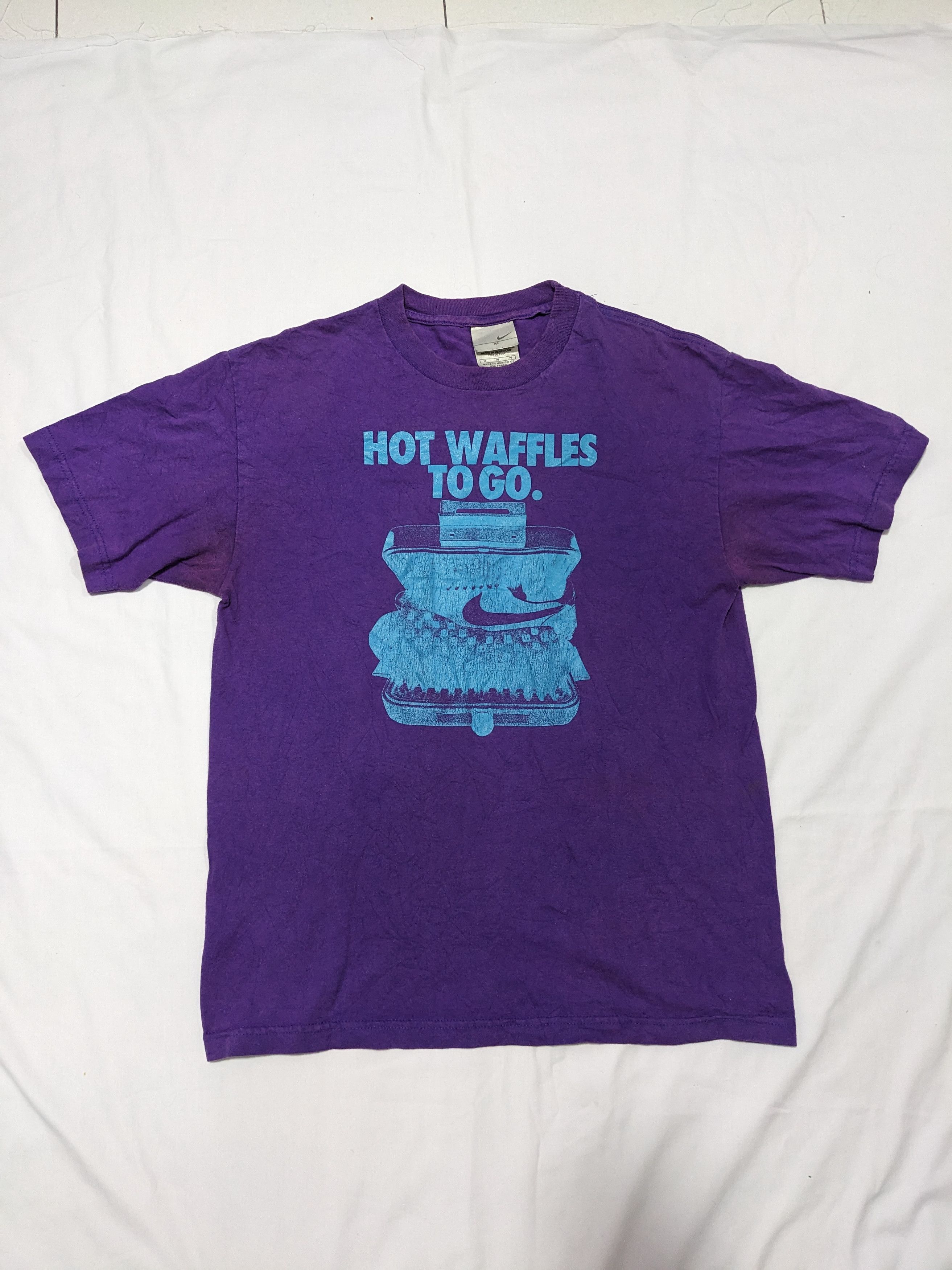 Nike × Vintage Vintage Y2K Purple Retro Nike Sportswear Tee Size US M / EU 48-50 / 2 - 1 Thumbnail