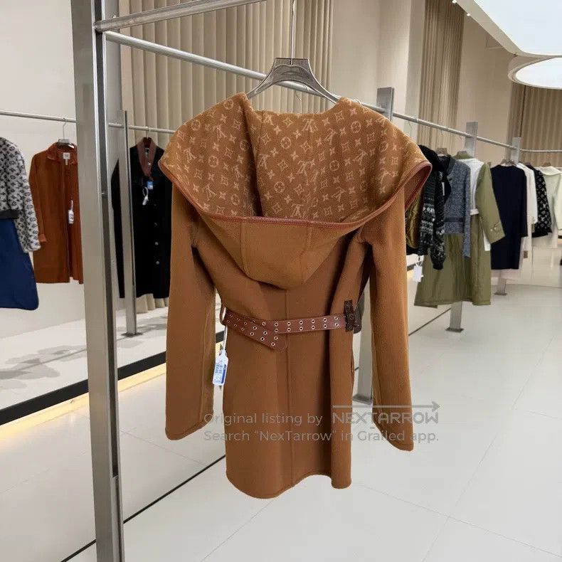 Louis Vuitton Louis Vuitton Brown belt cropped bathrobe coat Size XXS / US 00 / IT 34 - 2 Thumbnail