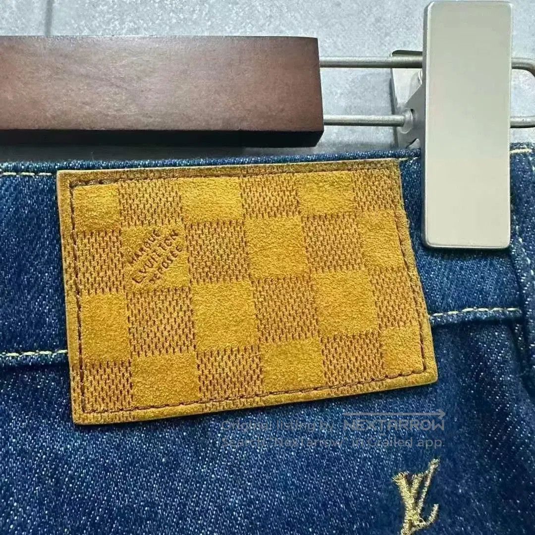 Louis Vuitton louis vuitton embroidered denim shorts size 33. Size US 33 - 5 Thumbnail