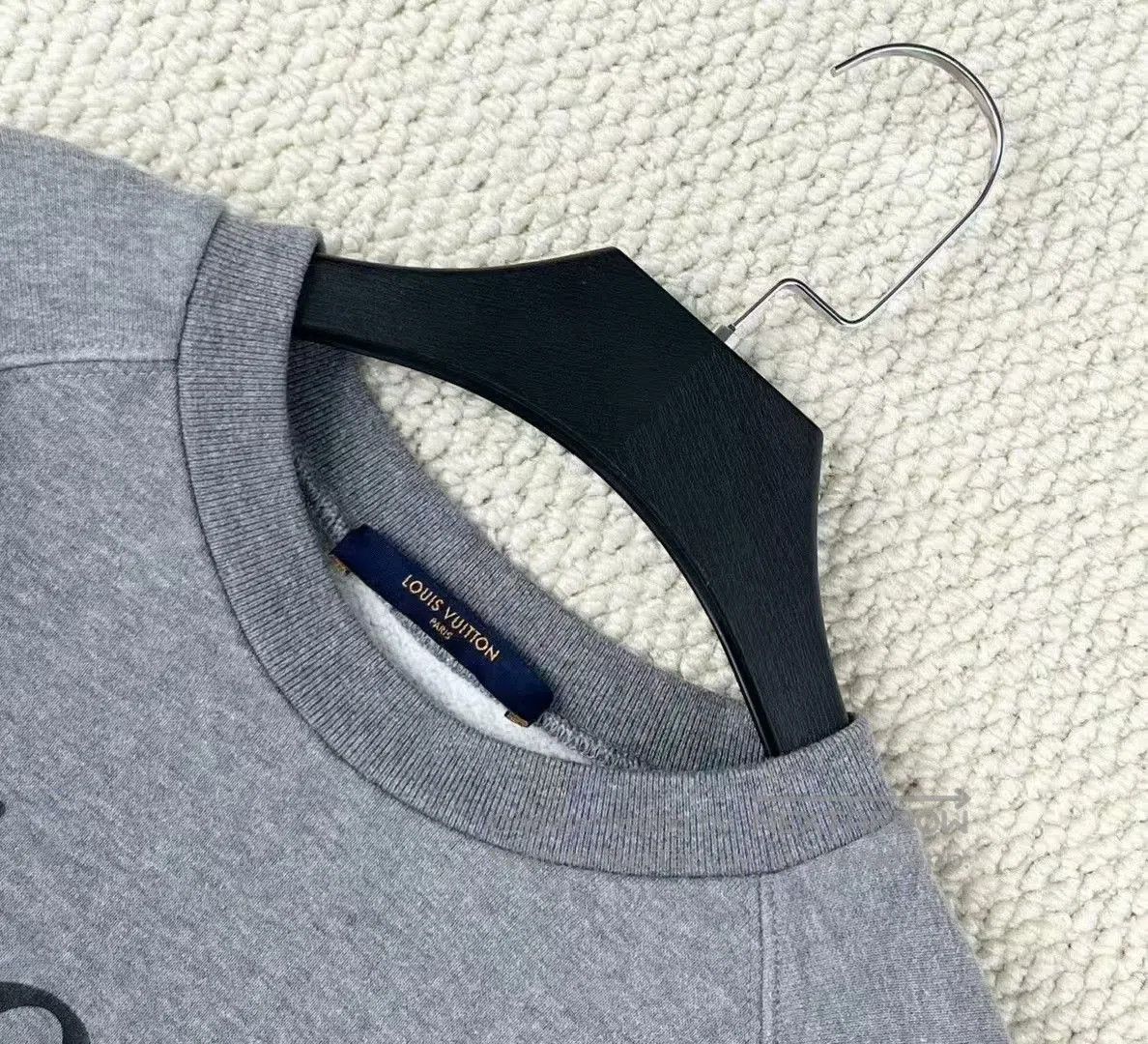 Louis Vuitton louis vuitton x nigo gray logo sweatshirt. Size US M / EU 48-50 / 2 - 3 Thumbnail