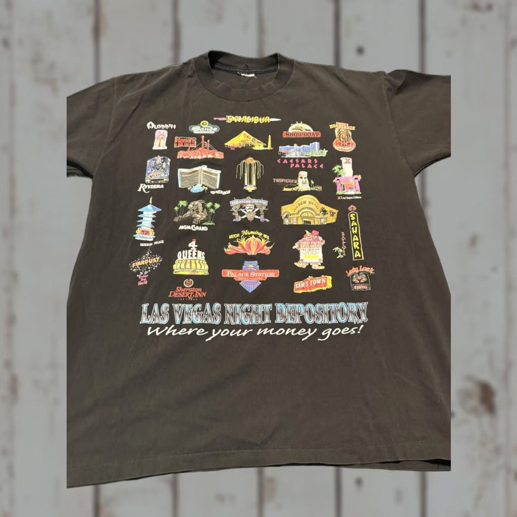 Fruit Of The Loom VINTAGE Las Vegas Shirt Casino Strip Down Town Single Stitch Men's L Black Down T-Shirt Mens L Size US L / EU 52-54 / 3 - 1 Thumbnail