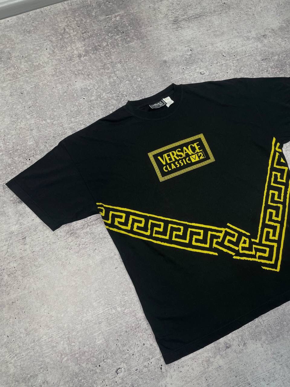 Versace Vintage Versace Classic V2 Logo Tee T-Shirt Y2K Size US L / EU 52-54 / 3 - 2 Thumbnail