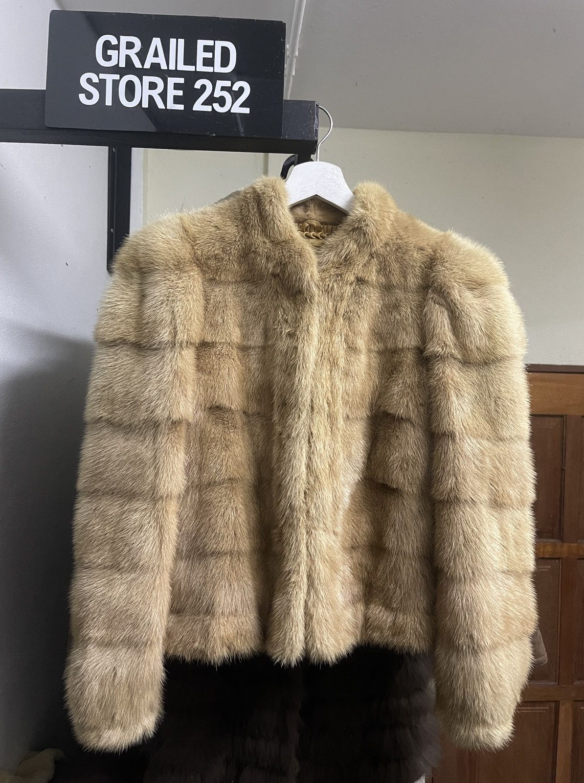 Sagafurs Vintage Emba Elegance Saga Fox Fur Jacket Size M / US 6-8 / IT 42-44 - 1 Thumbnail