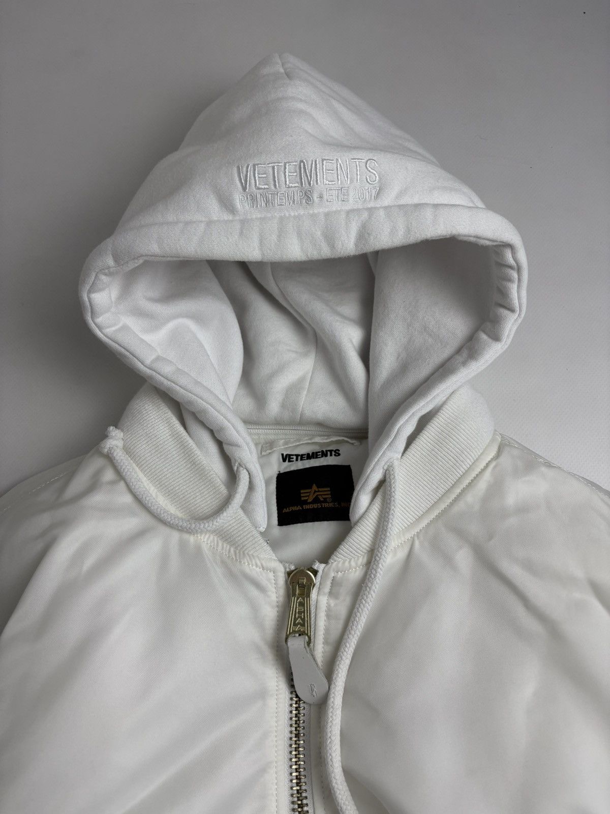 Vetements Vetements x Alpha Industries 2017 reversible bomber Size US S / EU 44-46 / 1 - 3 Thumbnail
