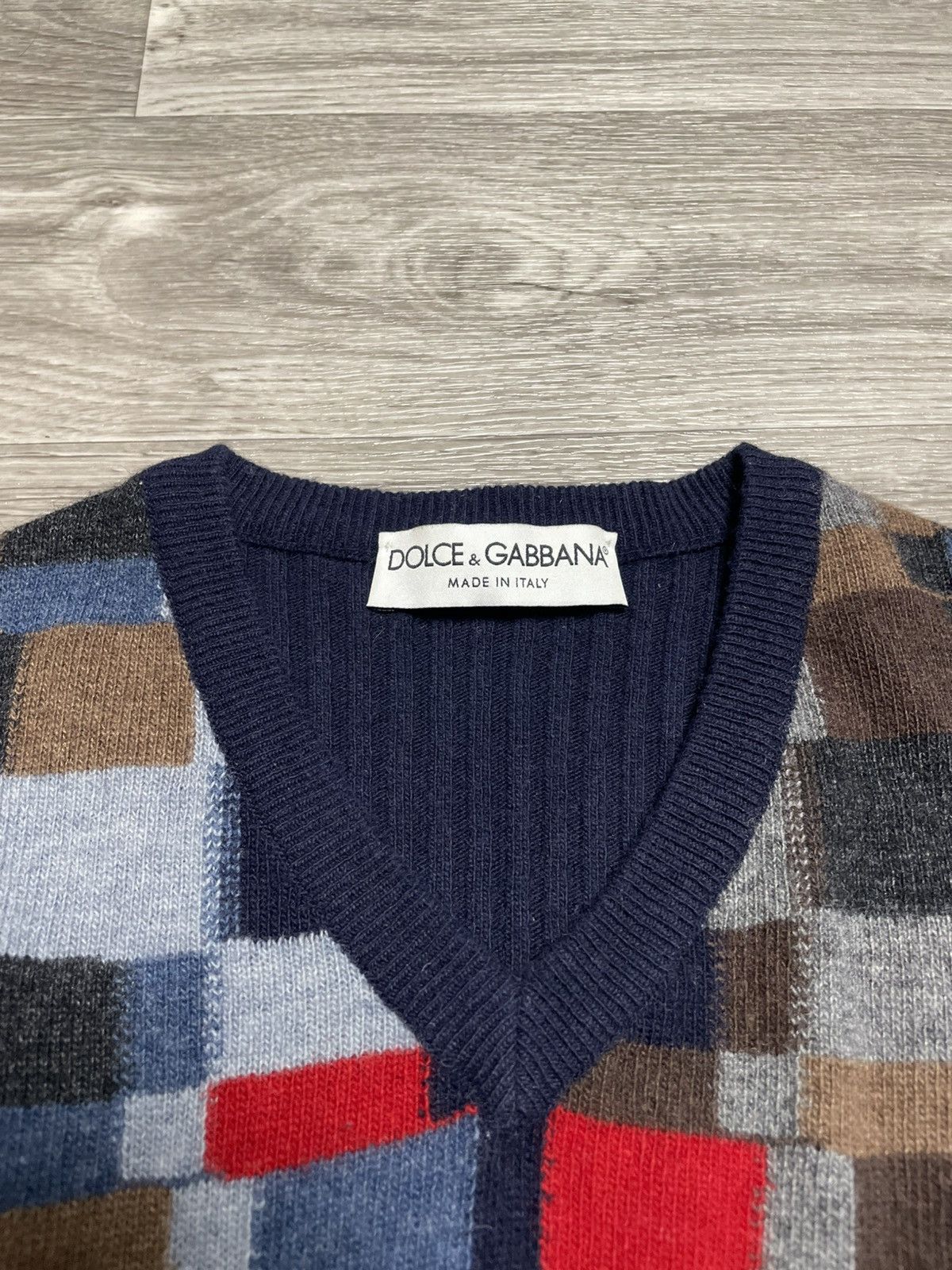 Dolce & Gabbana Dolce Gabbana Multicolored Checkered Pattern V-Neck Sweater Size L / US 10 / IT 46 - 15 Thumbnail