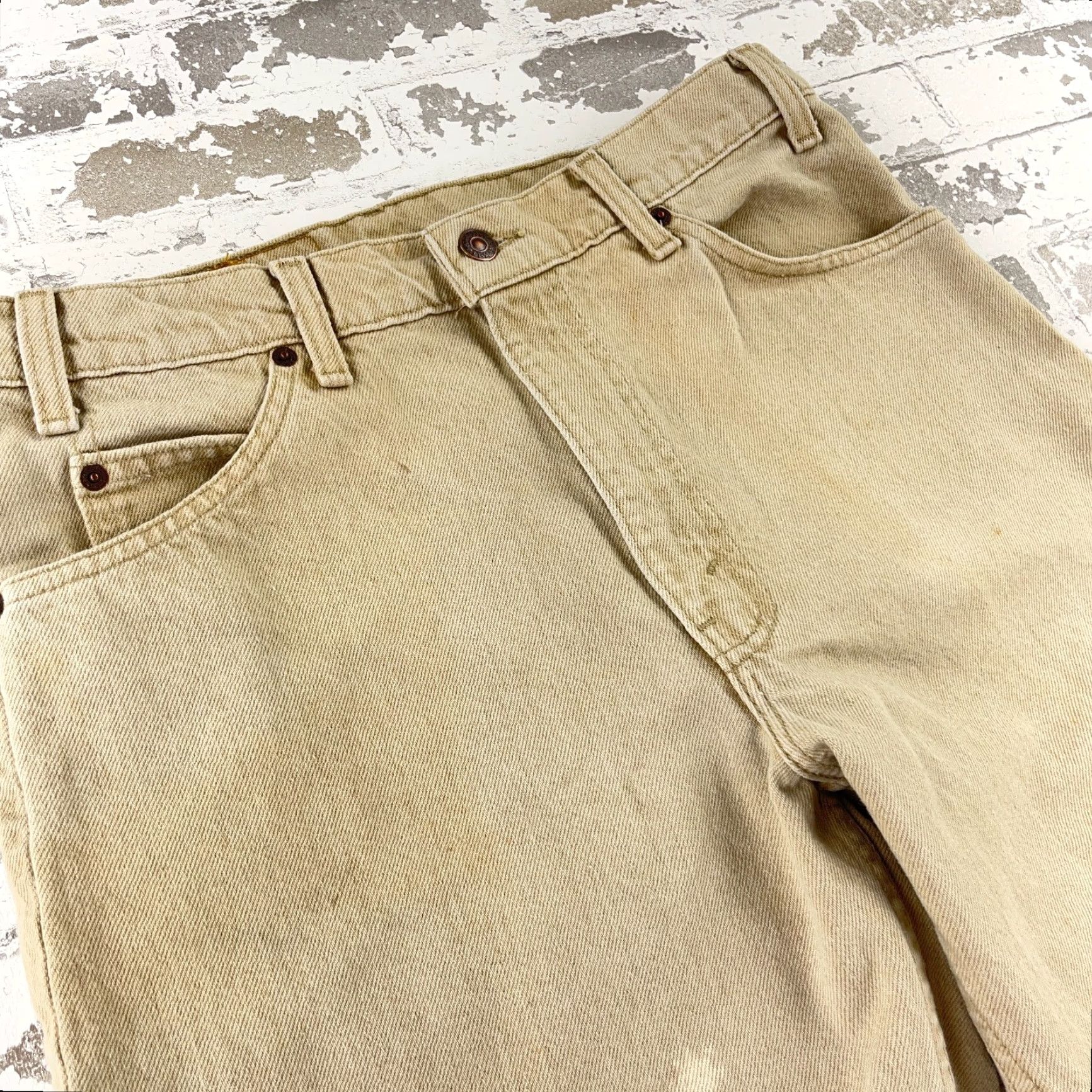 Levi's VINTAGE Levi's 550 Jeans Men 33x30 Relaxed Fit Tapered Leg Tan Beige 90s American Classic Mens Levi's 550 Jeans Size US 33 - 7 Thumbnail