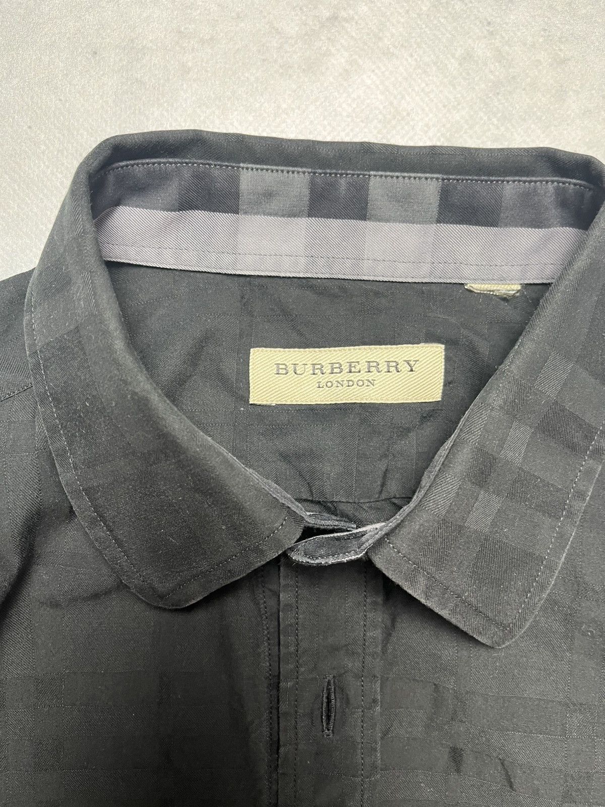 Burberry VERY RARE BURBERRY BLACK NOVA CHECK BUTTON UP SHIRT Size US M / EU 48-50 / 2 - 3 Thumbnail