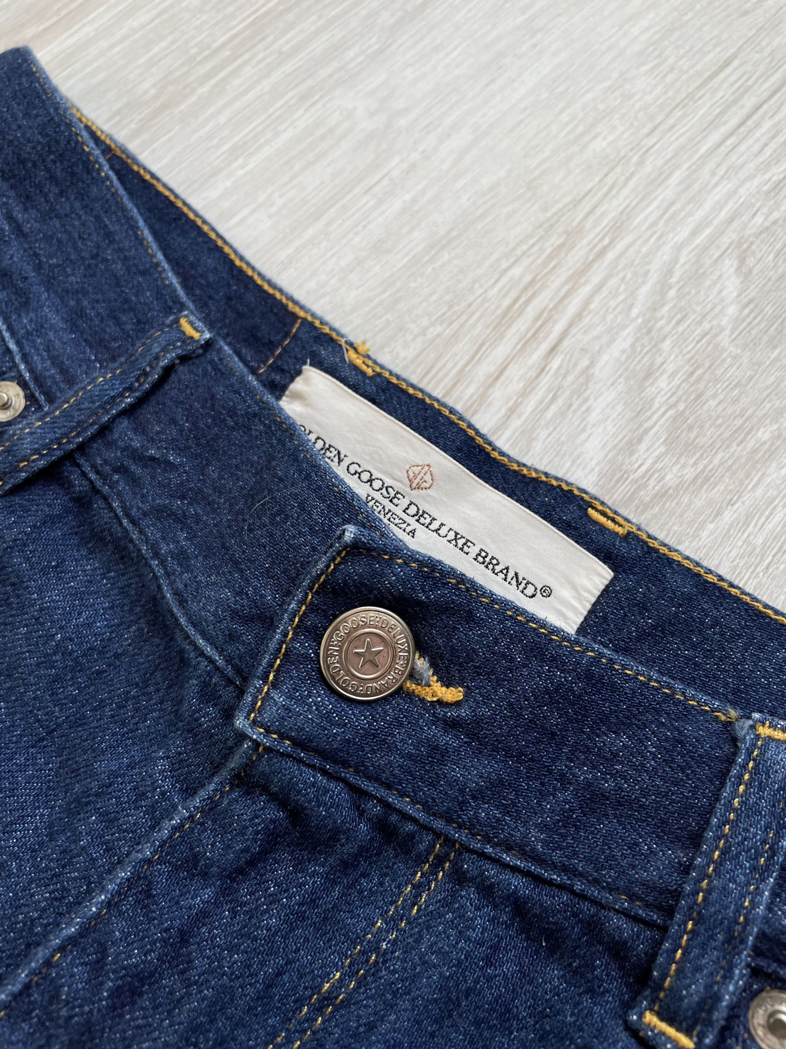 Golden Goose Distressed Style Boyfriend MOM Jeans