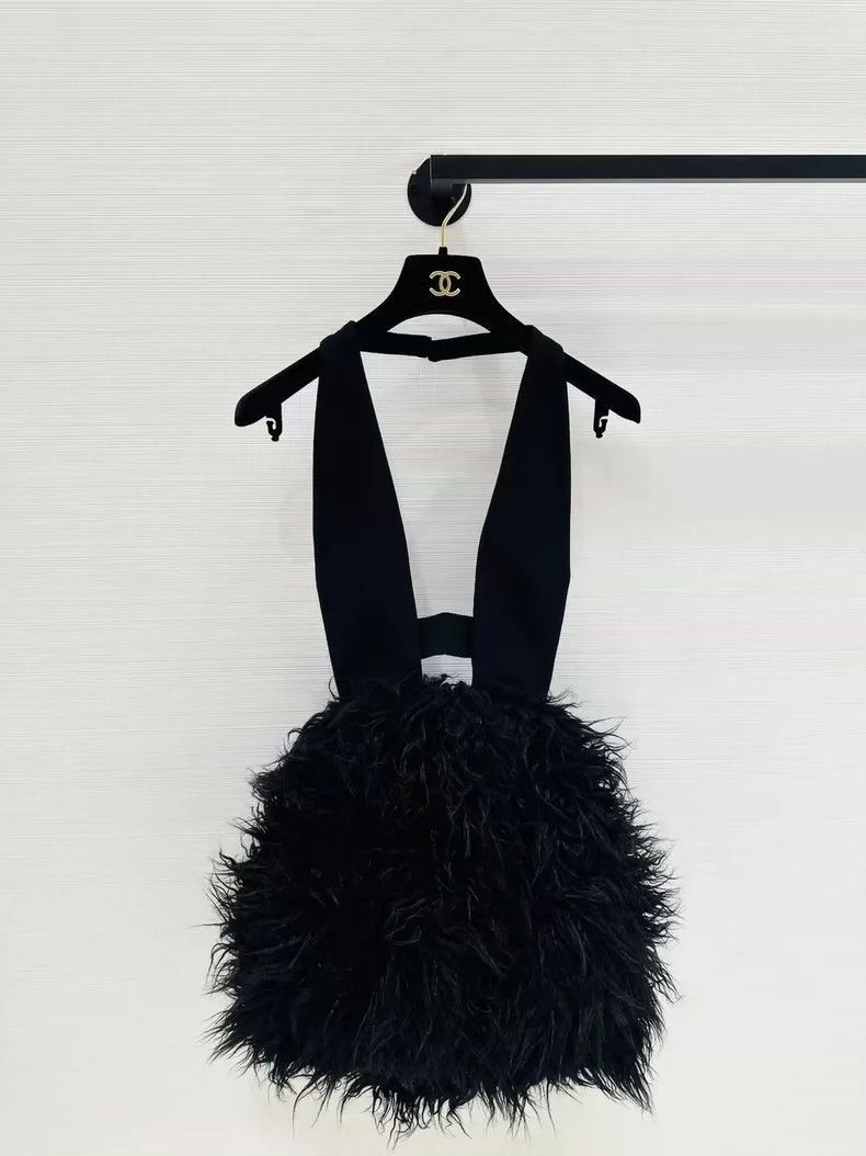 Saint Laurent Paris Saint Laurent Paris Ostrich fur dress-2506 Size US 32 / EU 48 - 1 Thumbnail