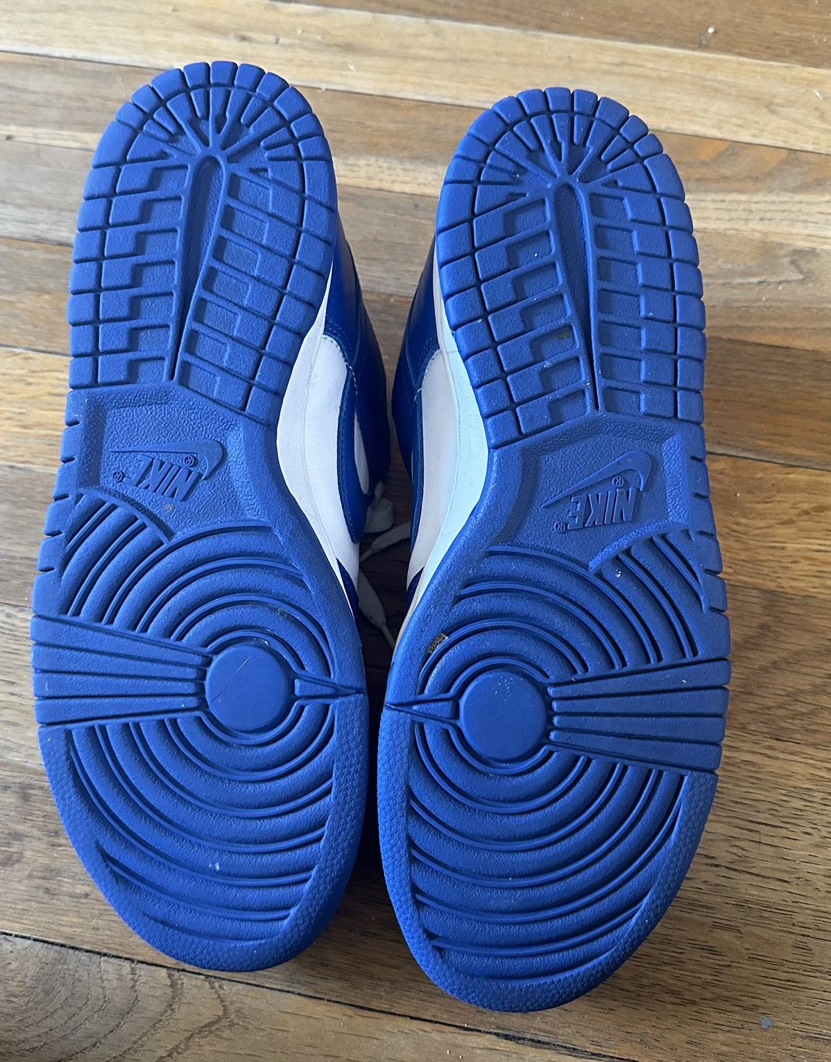 Nike Kentucky Dunk Low Size US 9 / EU 42 - 4 Thumbnail