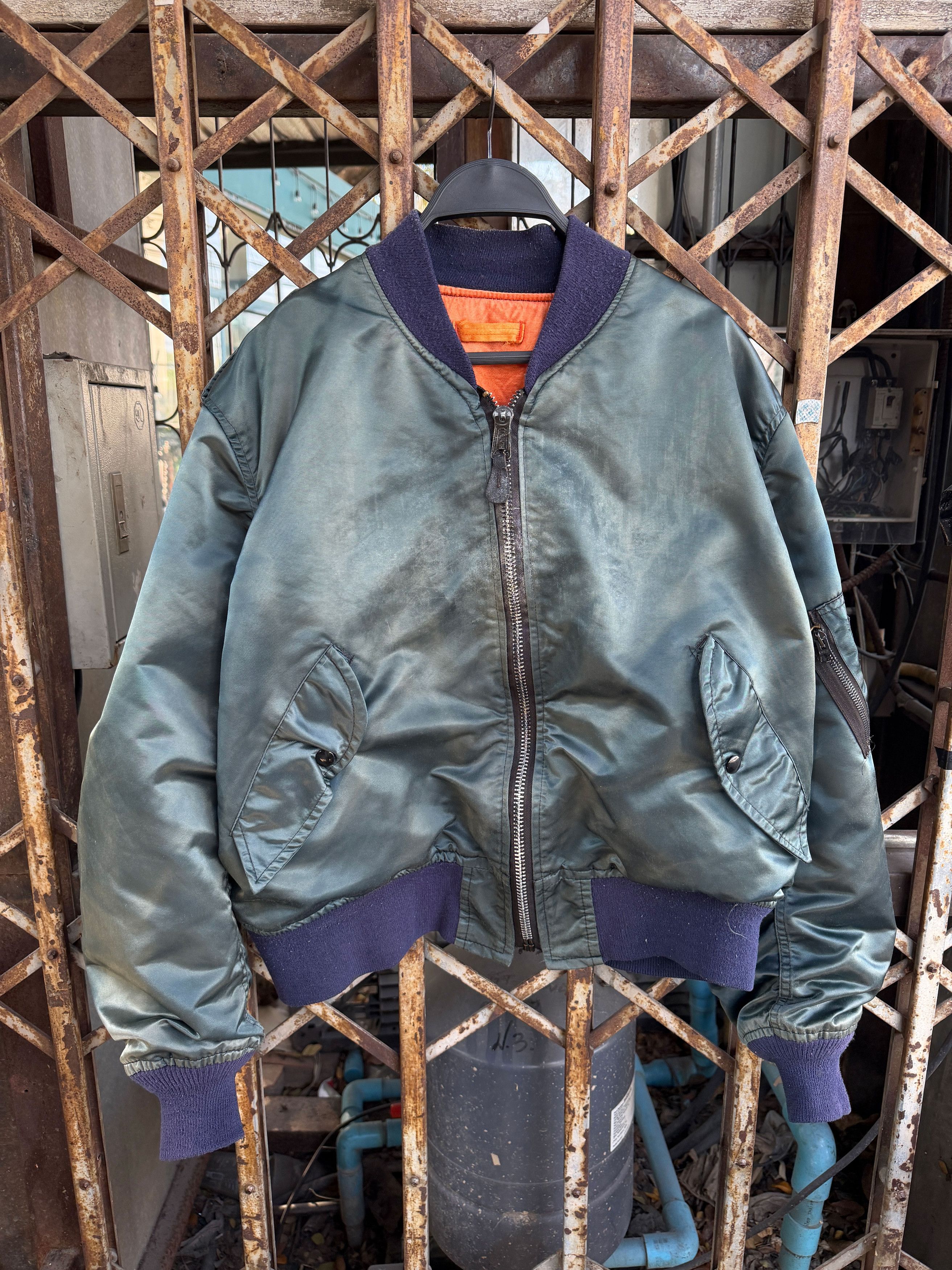 Alpha Industries Faded Vintage MA-1 Bomber Jacket Size US M / EU 48-50 / 2 - 16 Thumbnail