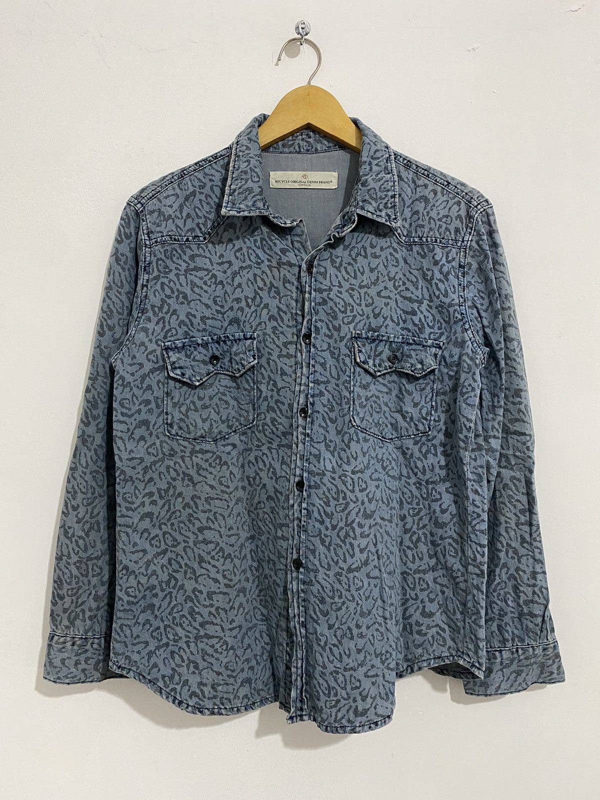 If Six Was Nine × Japanese Brand × Le Grande Bleu (L.G.B.) 💸BINDINGOFFER💸Recycle Denim Revolution Blue Tiger Shirt Size US L / EU 52-54 / 3 - 3 Thumbnail