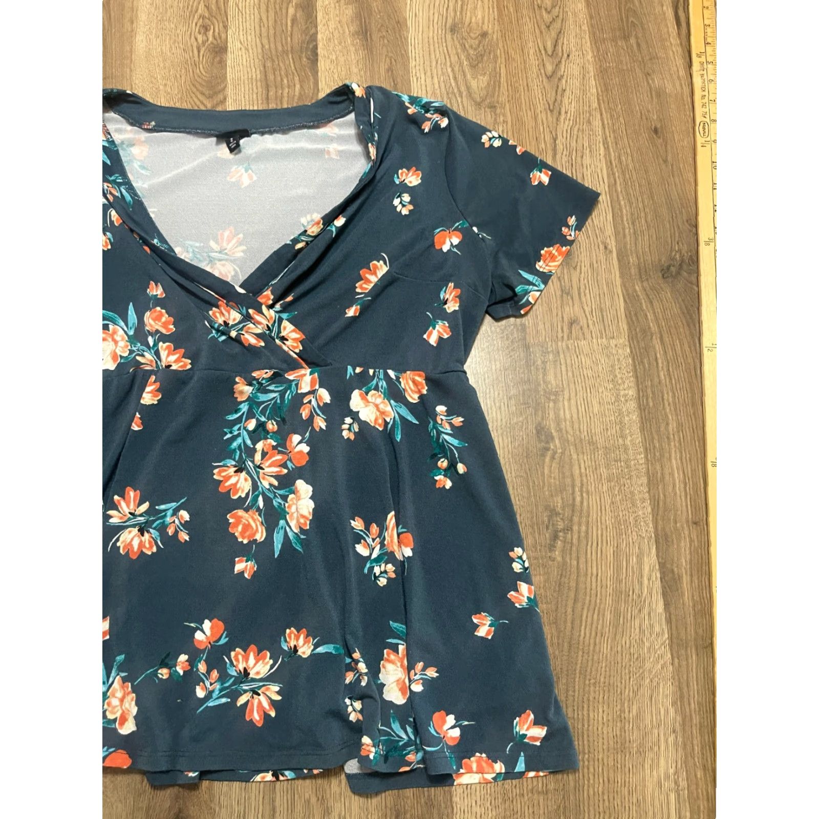 Torrid Torrid Blouse Women's 2X Floral Short Sleeve V-Neck Pullover Casual Modern Basic Orange Blue White Size XXL / US 16-18 / IT 52-54 - 4 Thumbnail
