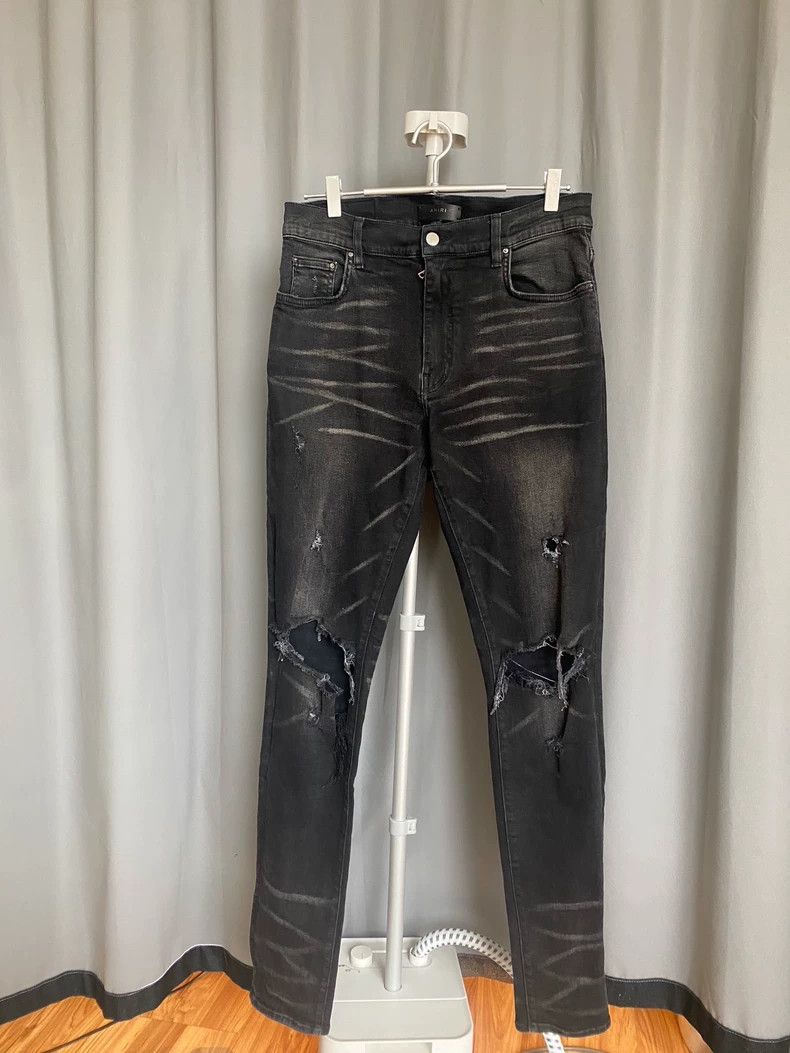 Amiri Amiri Elastic men's jeans with old holes on both knees 2501 Size US 33 - 1 Thumbnail