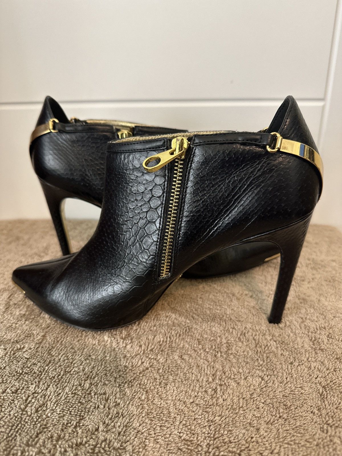 Ted Baker Ted Baker Black Pointed Leather Ankle Boots Size US 10 / IT 40 - 4 Thumbnail