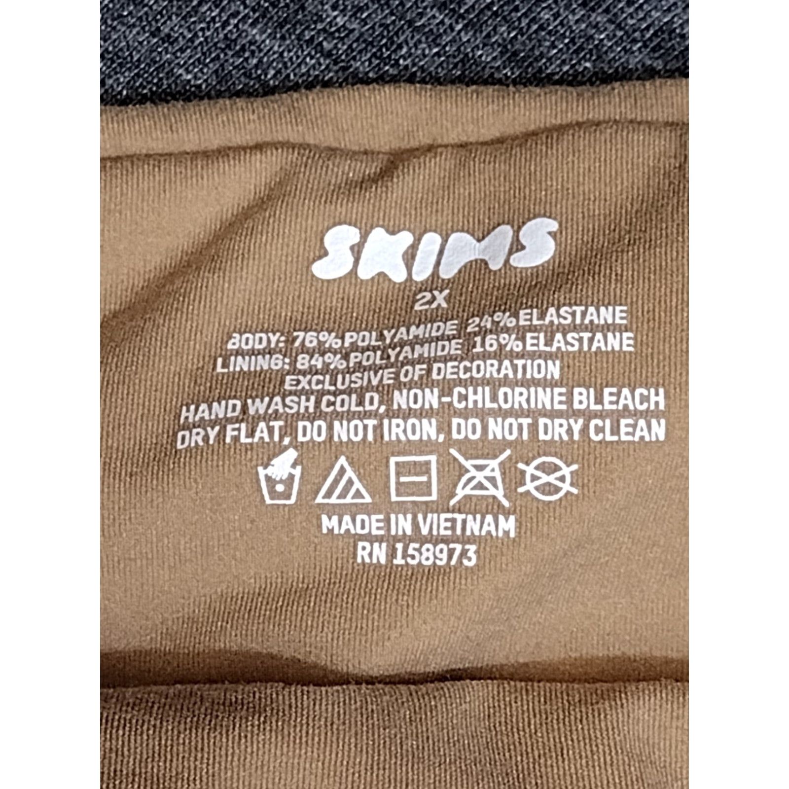 SKIMS Skims Fits Everybody Bandeau Bra Womens 2X Clay Black Strapless Wireless One Size Size ONE SIZE - 5 Thumbnail